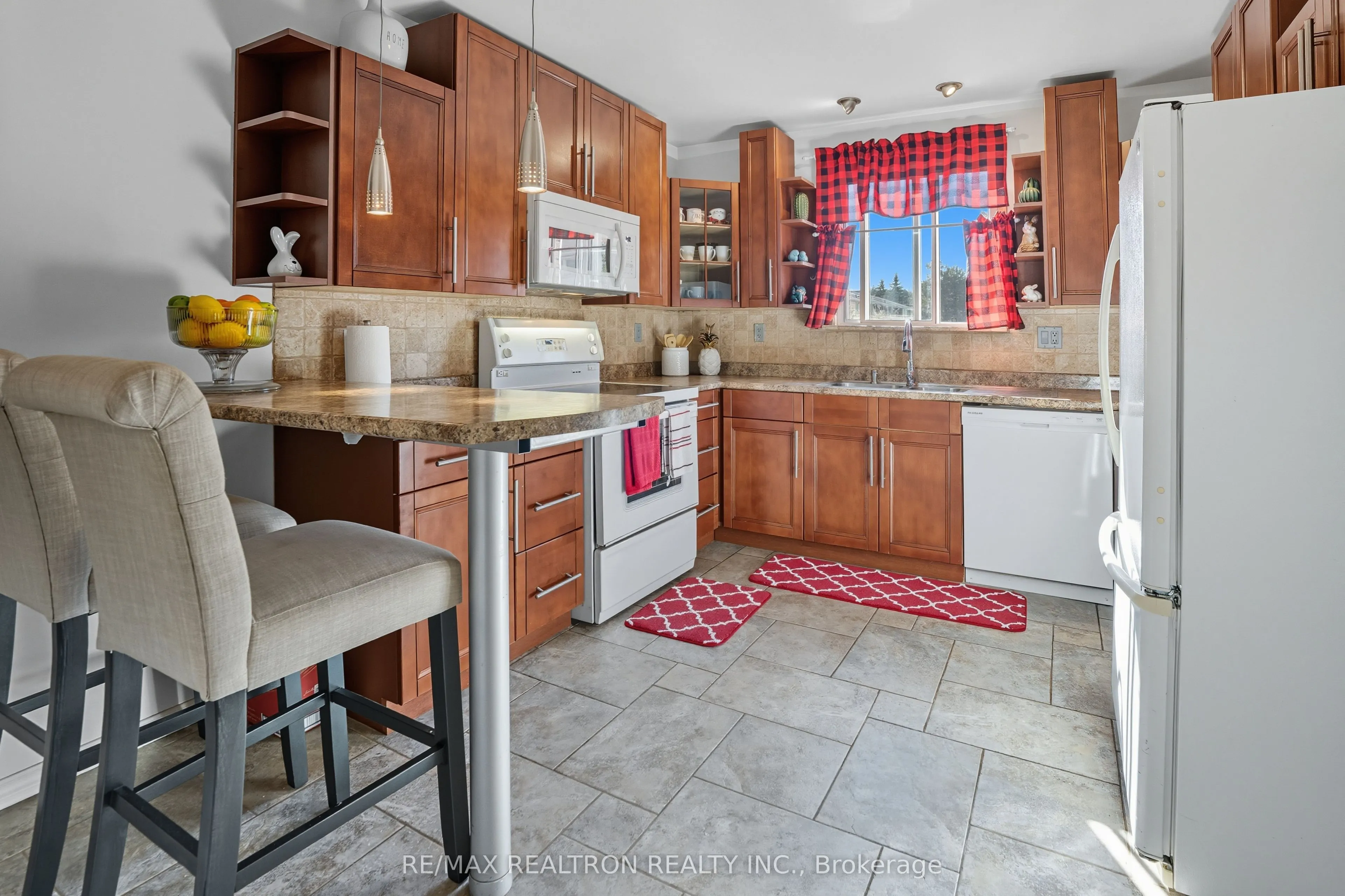 19 Centennial Park Road, #10