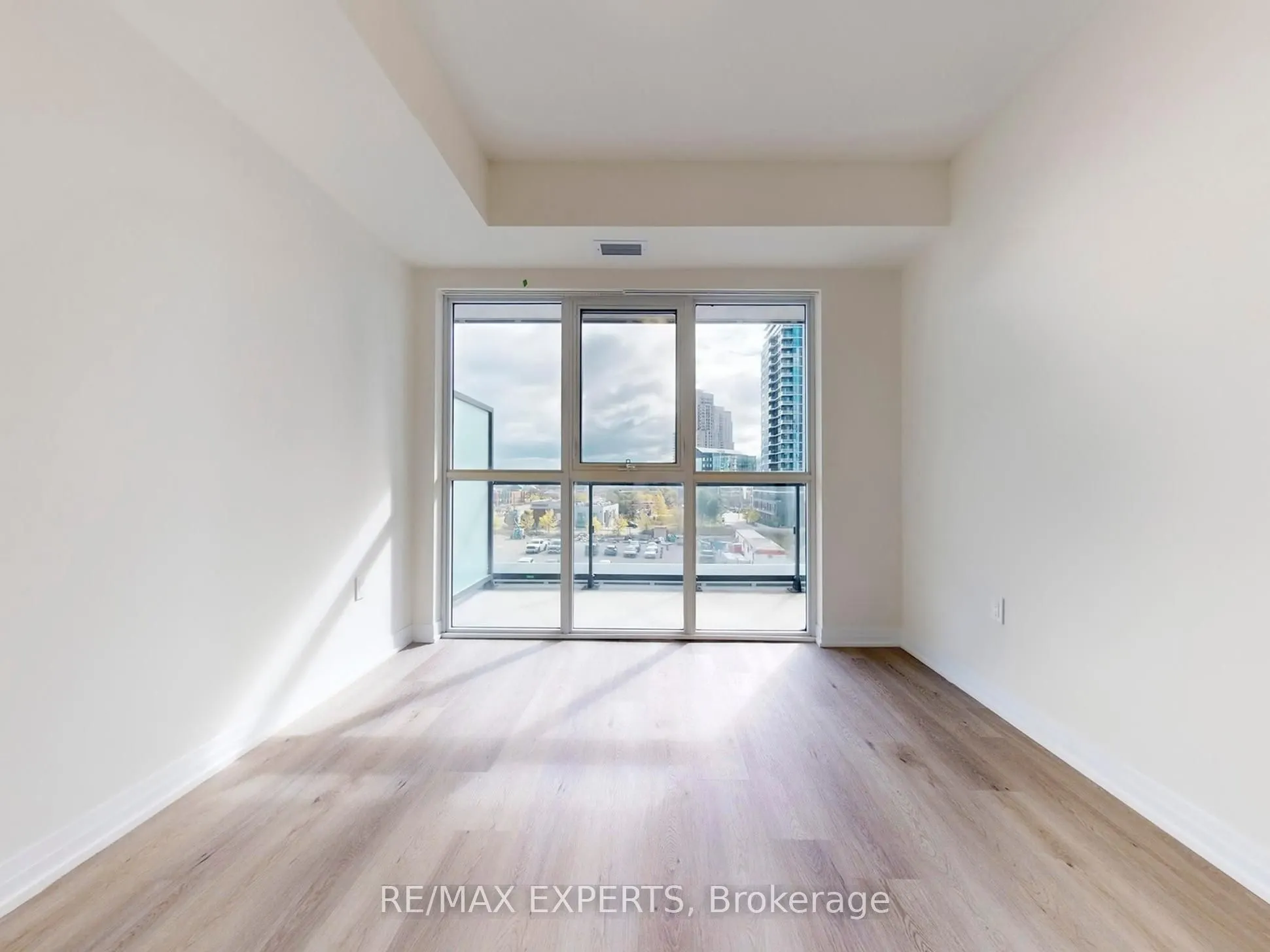 15 Watergarden Drive, #307