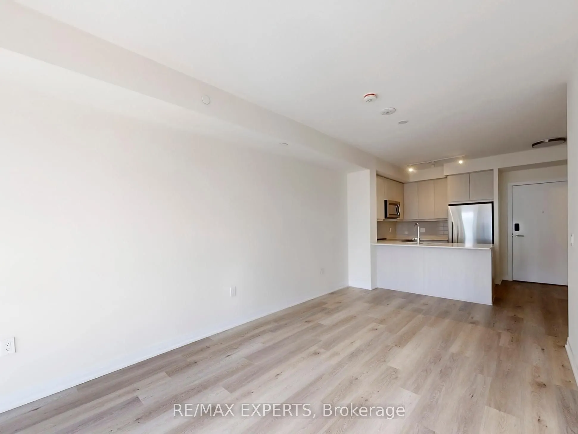 15 Watergarden Drive, #307