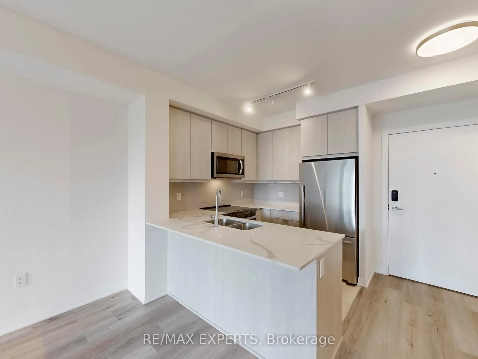 15 Watergarden Drive, #307