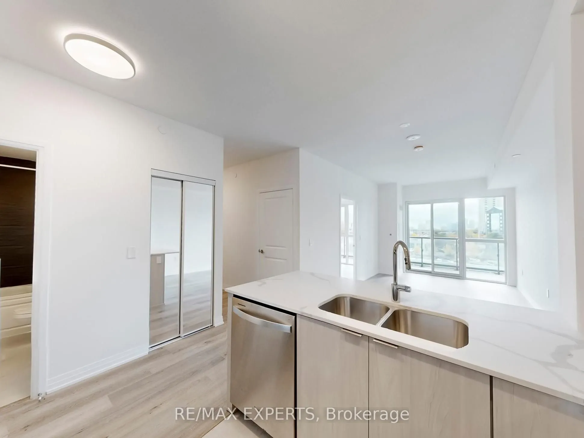 15 Watergarden Drive, #307
