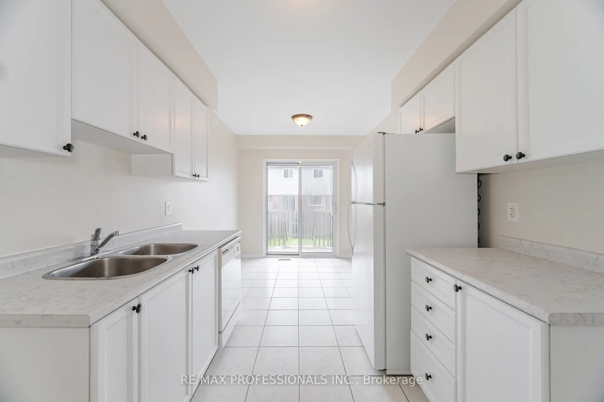 6155 Rowers Crescent