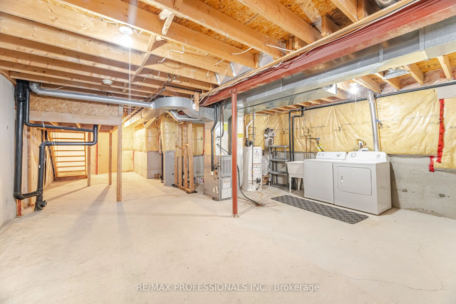 6155 Rowers Crescent