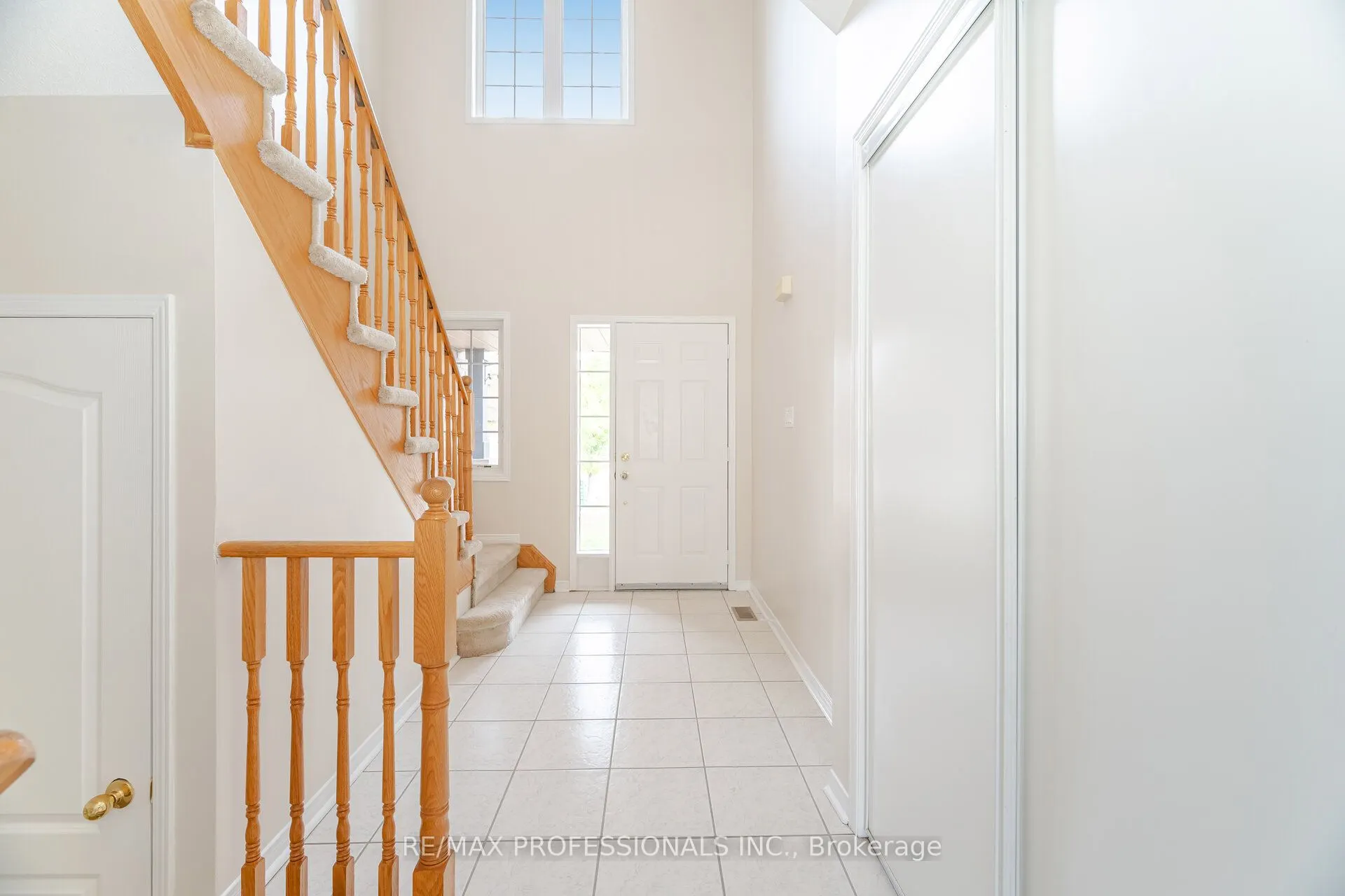6155 Rowers Crescent