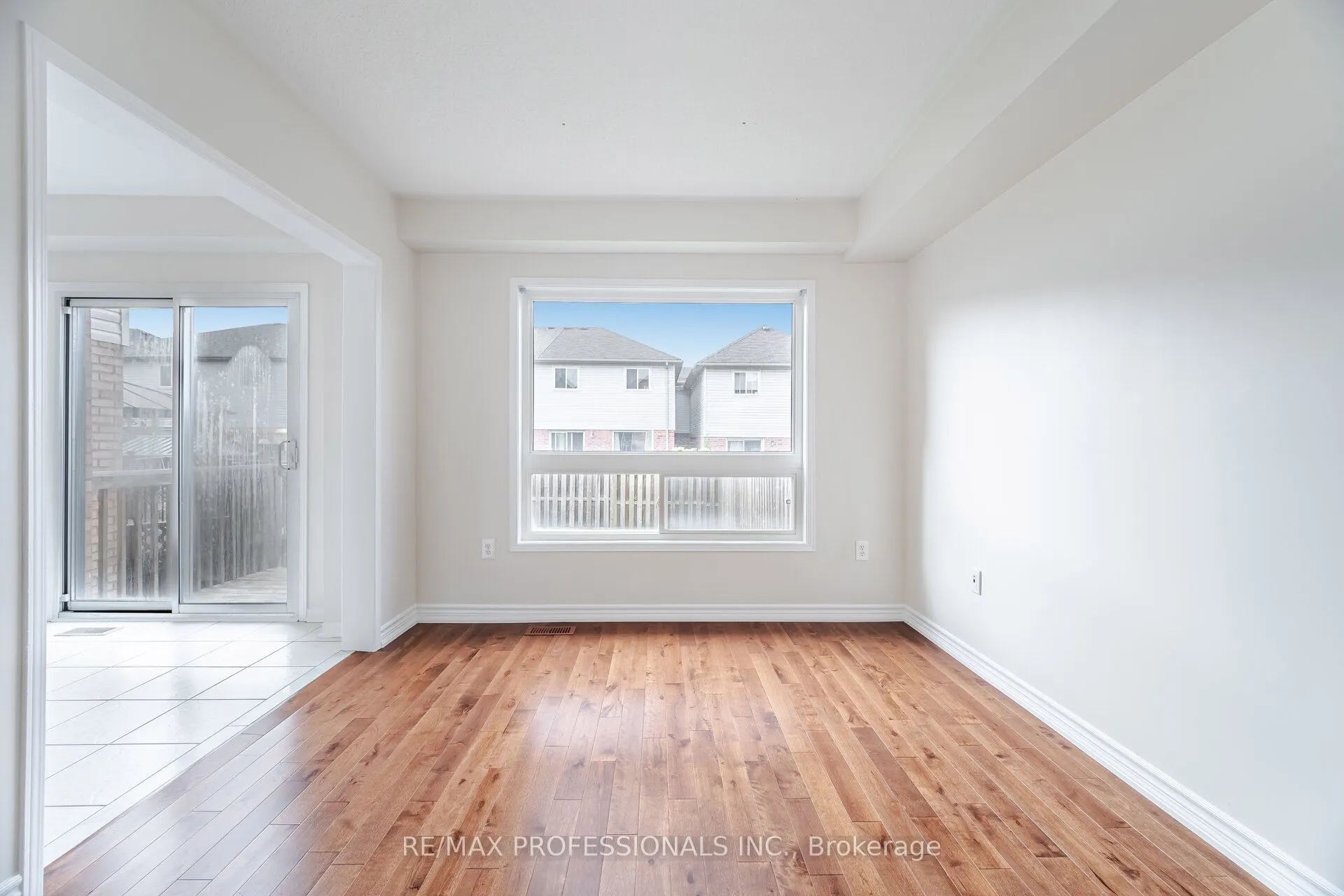 6155 Rowers Crescent