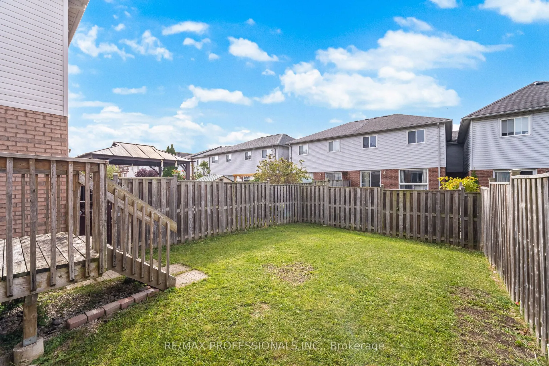 6155 Rowers Crescent