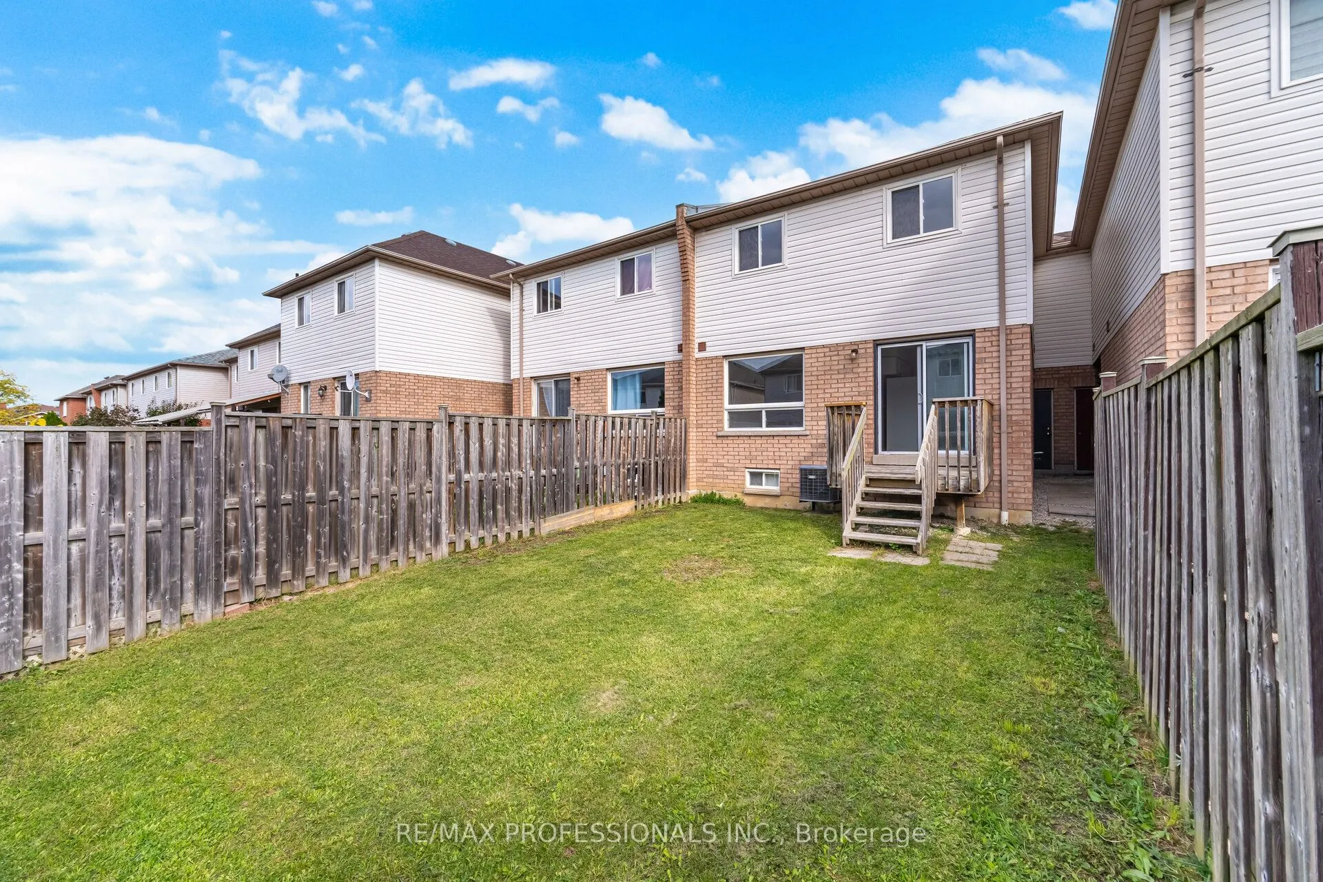 6155 Rowers Crescent