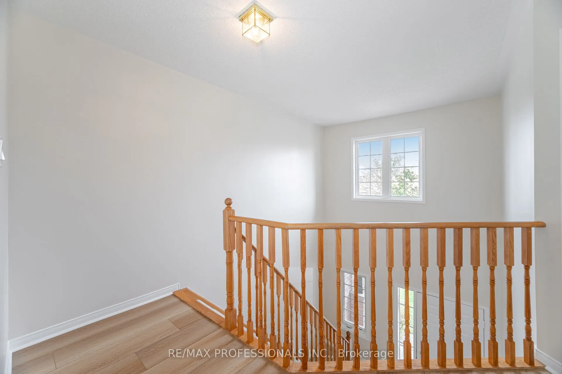 6155 Rowers Crescent