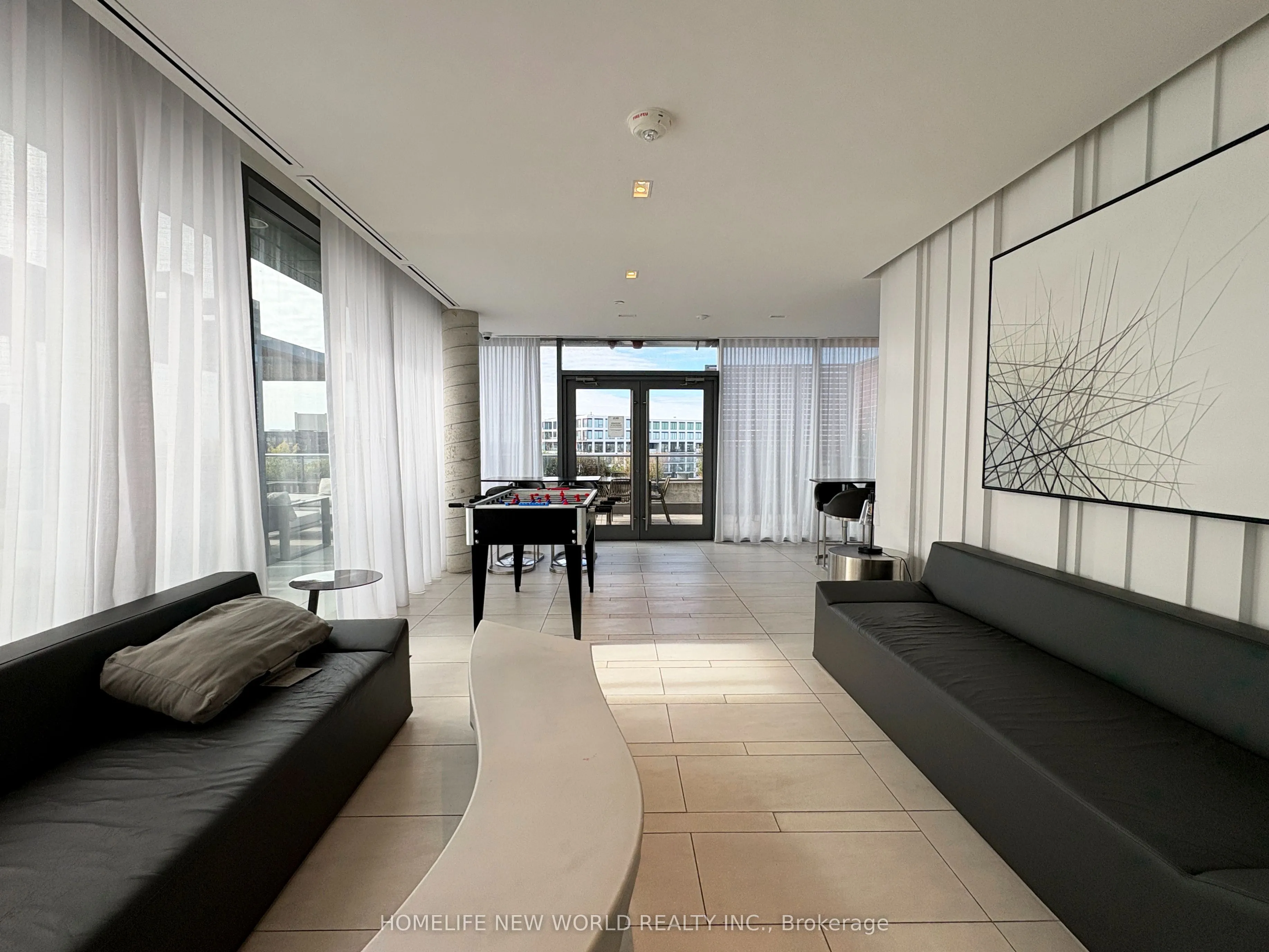 10 De Boers Drive, #910