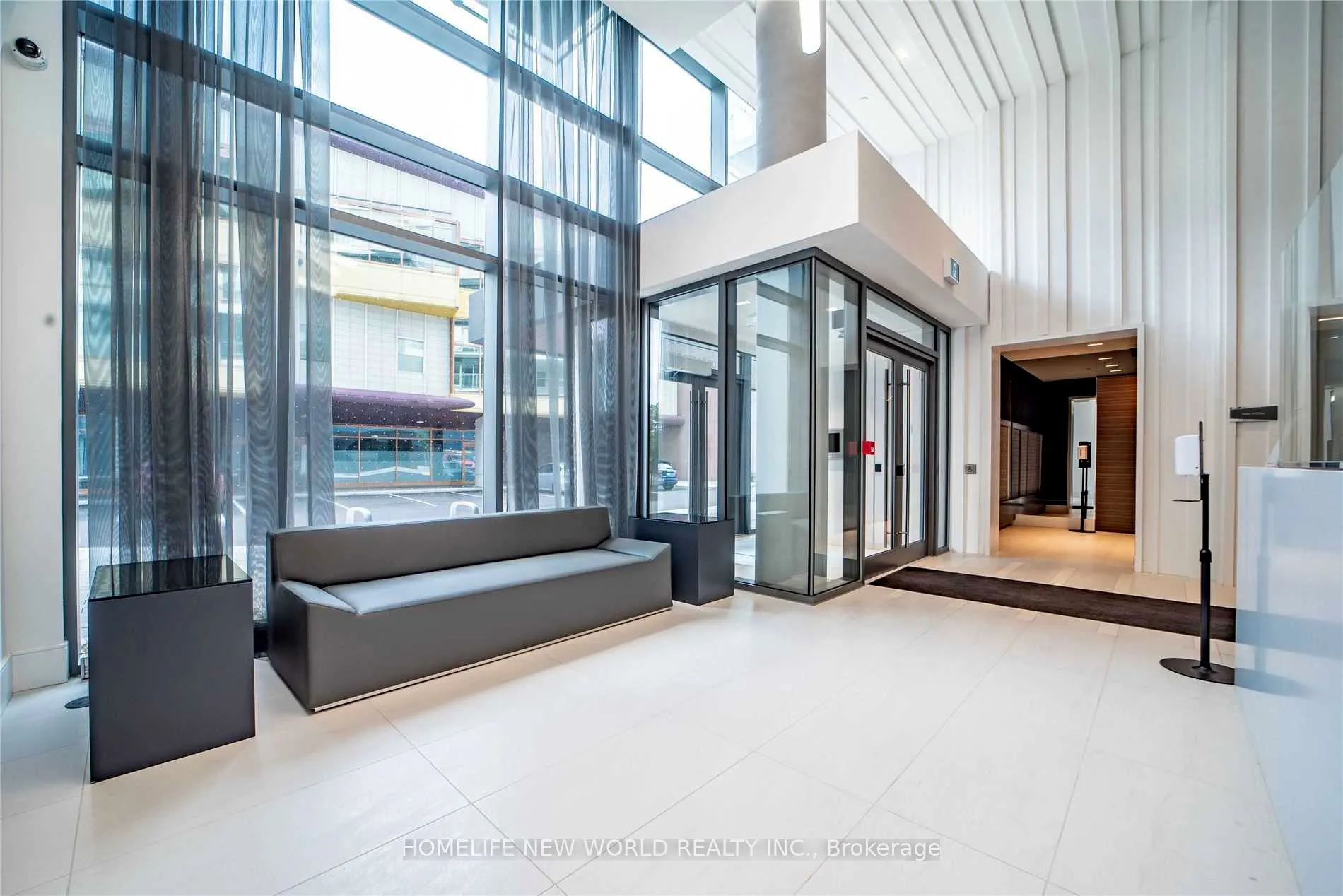10 De Boers Drive, #910