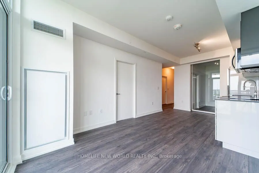 10 De Boers Drive, #910