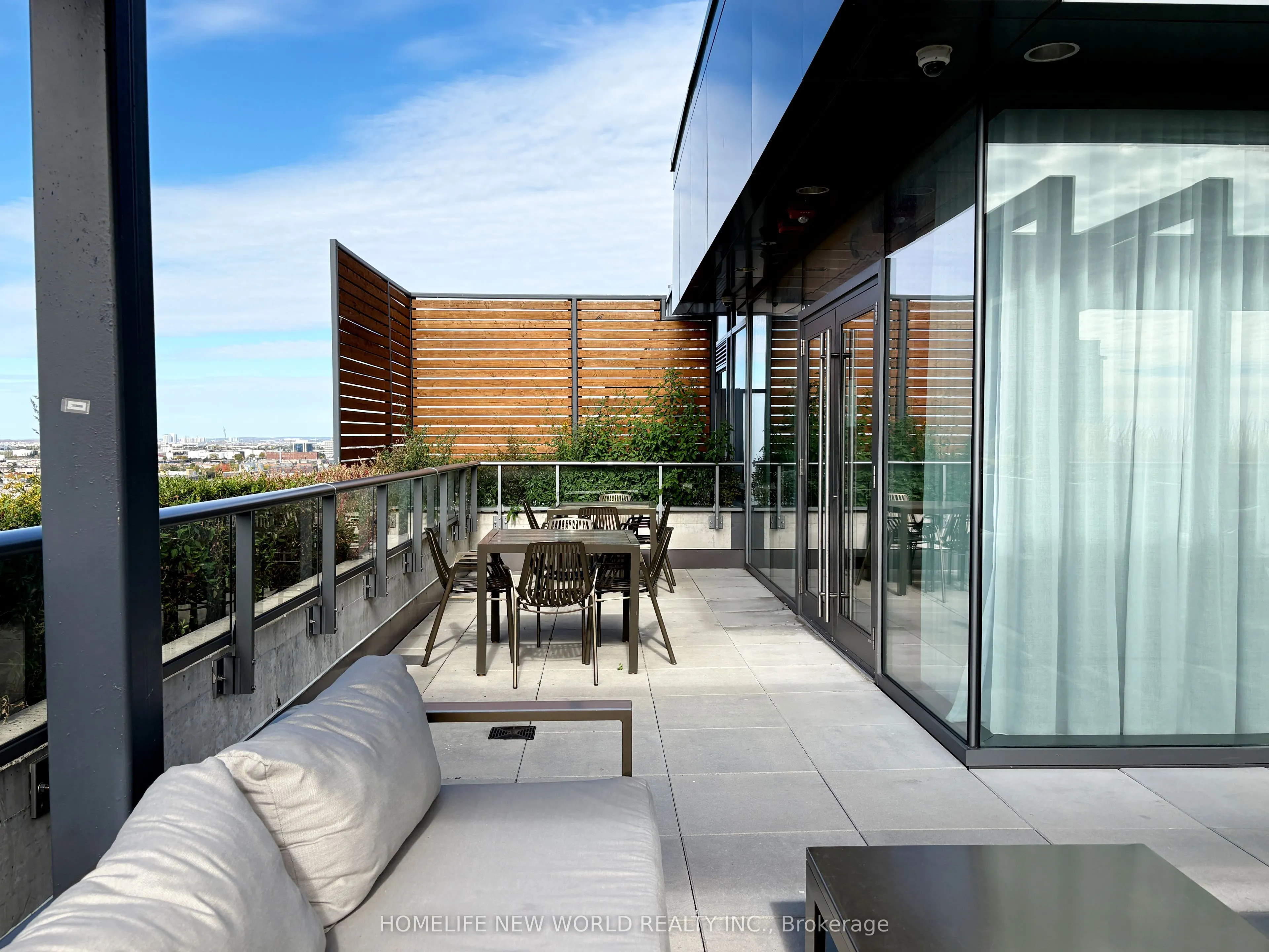 10 De Boers Drive, #910