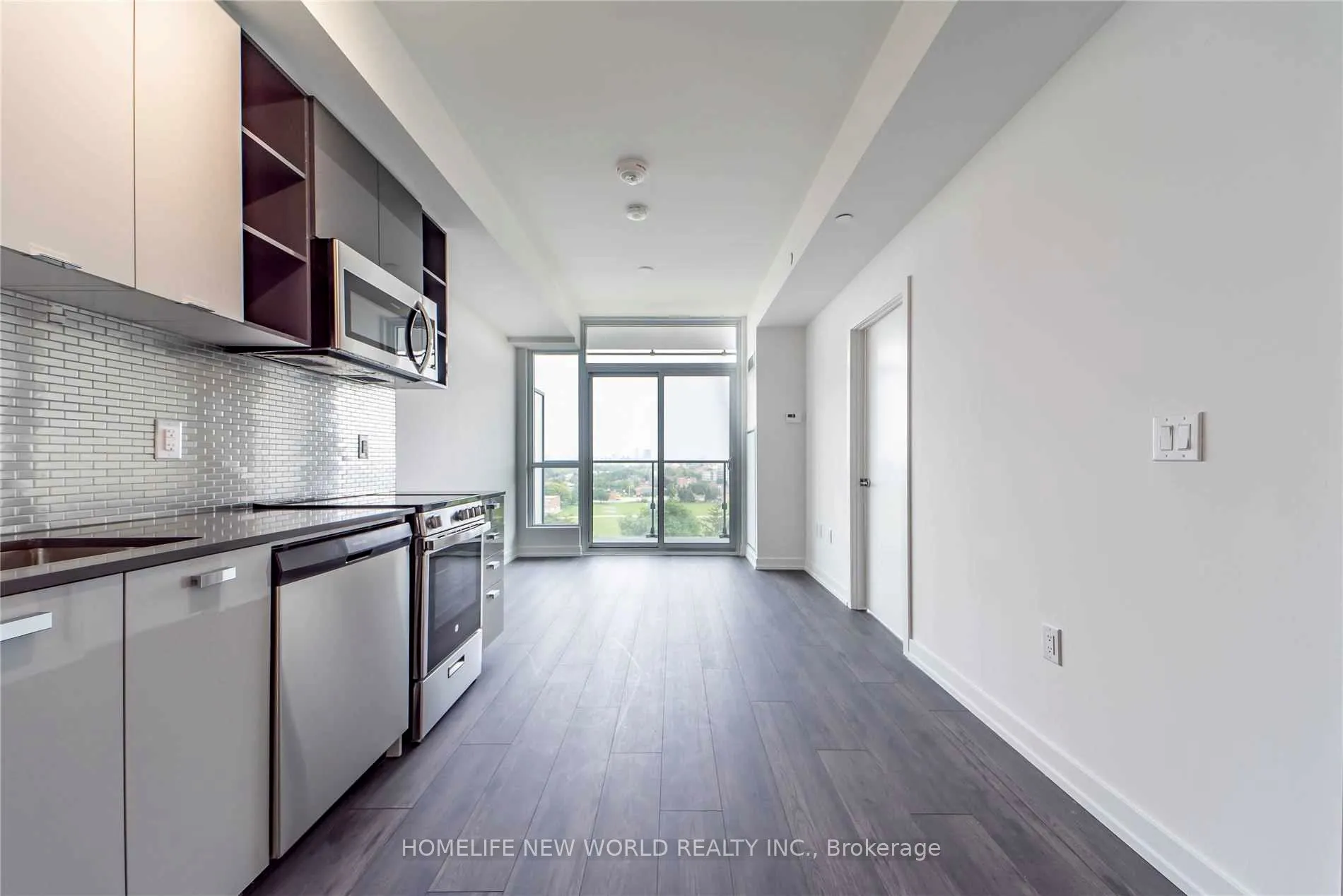 10 De Boers Drive, #910