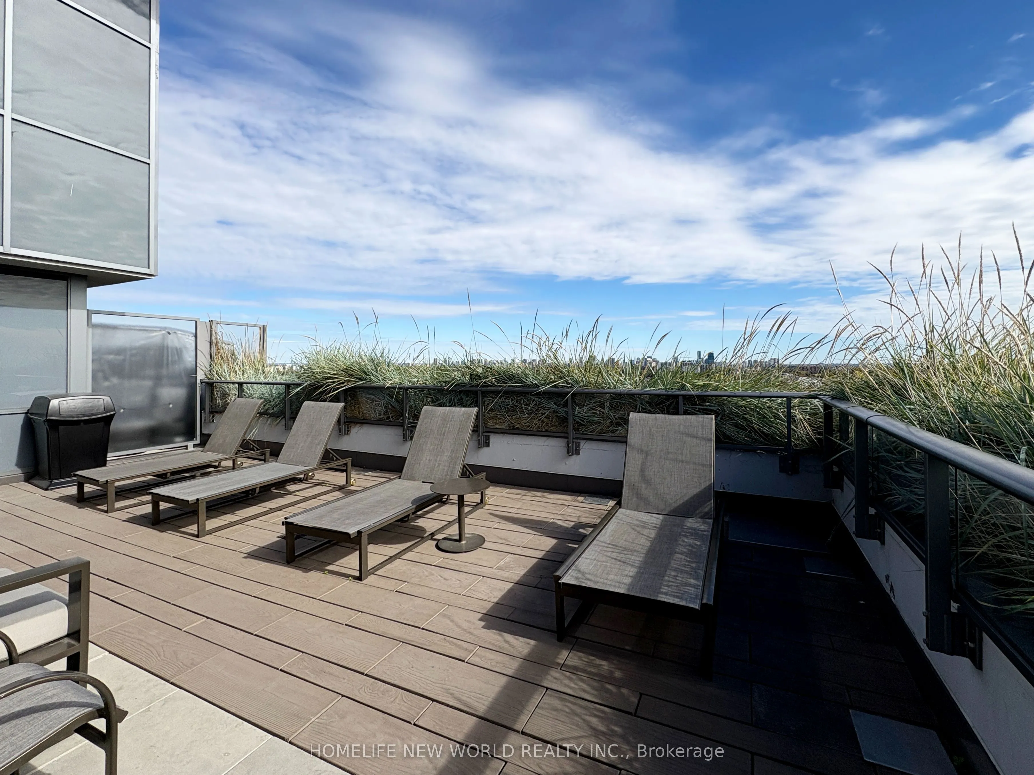 10 De Boers Drive, #910