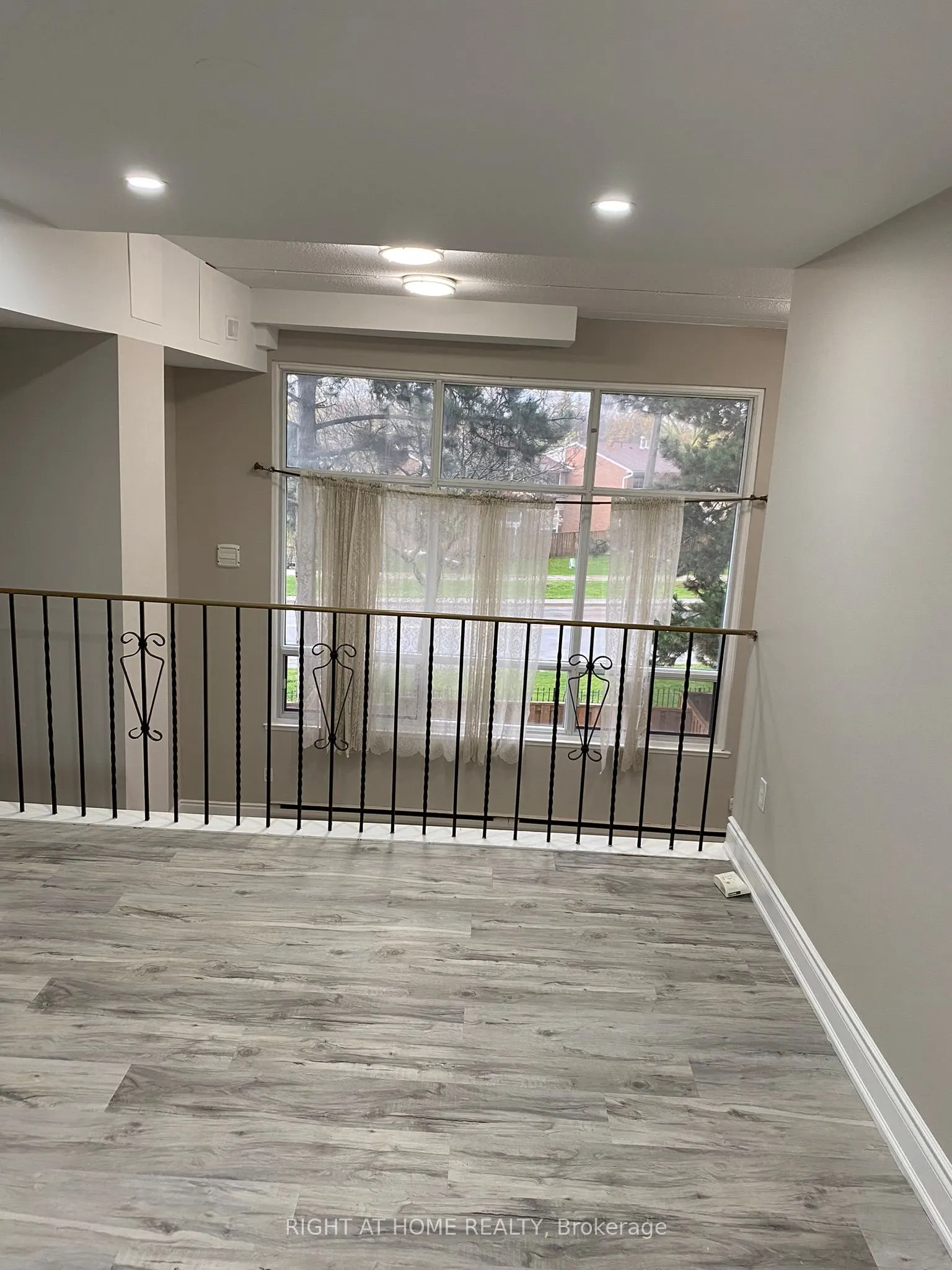 180 Mississauga Valley Boulevard, #4