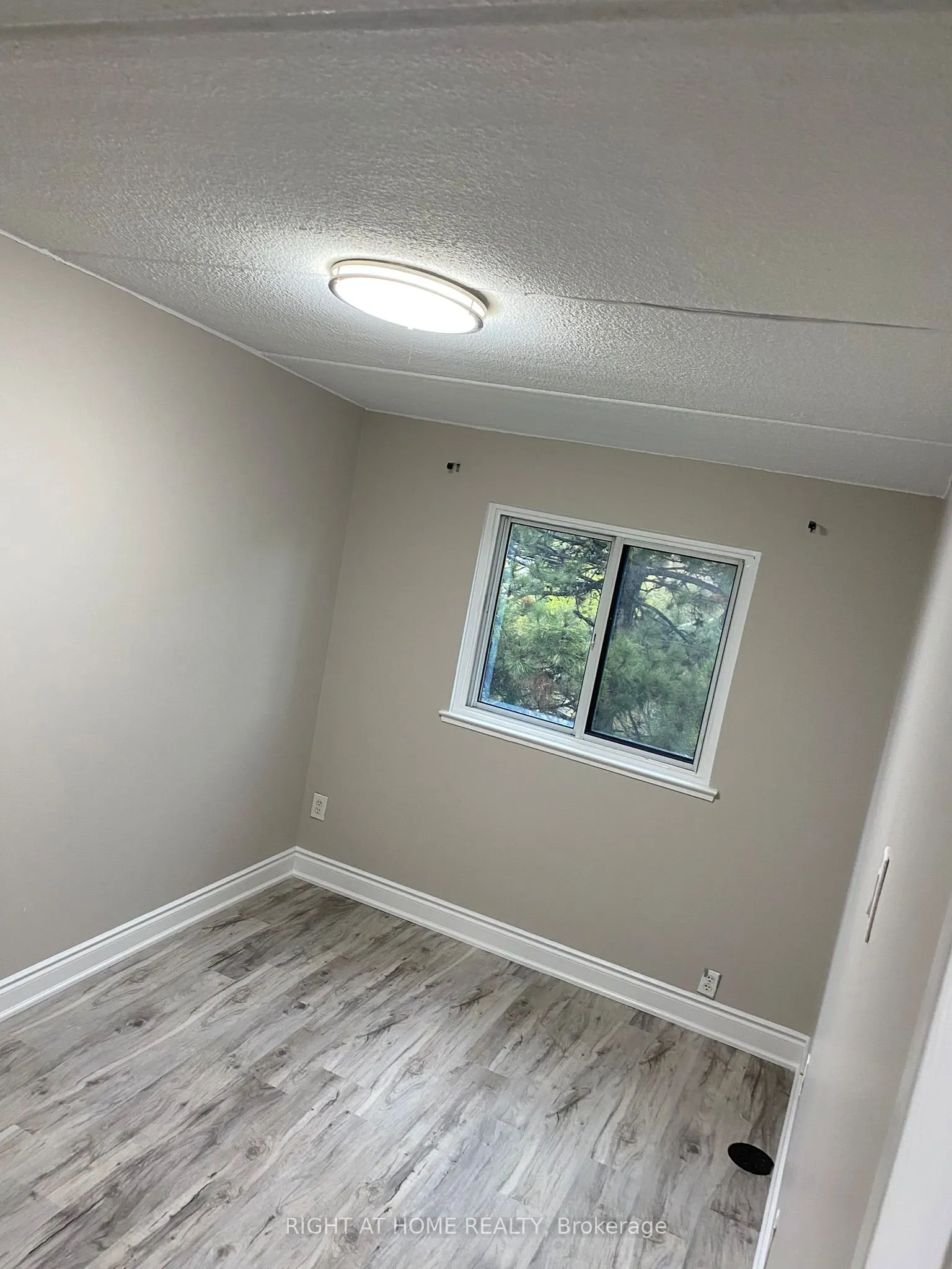 180 Mississauga Valley Boulevard, #4