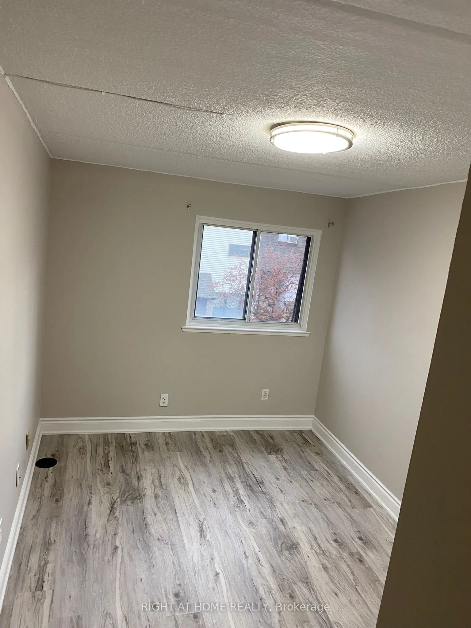 180 Mississauga Valley Boulevard, #4