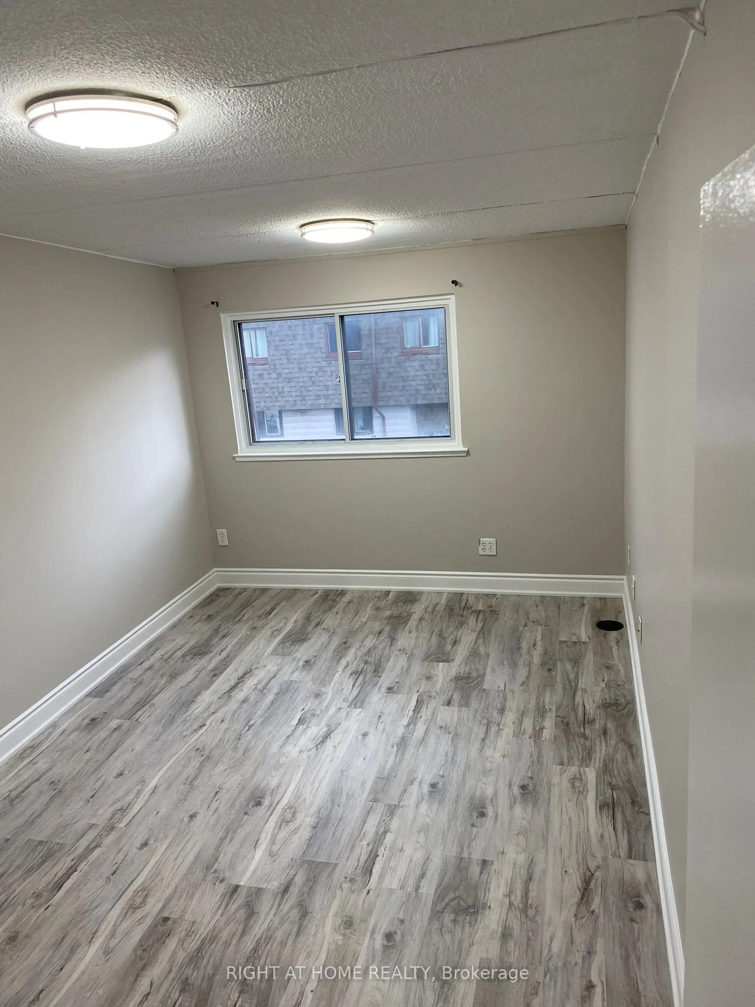 180 Mississauga Valley Boulevard, #4