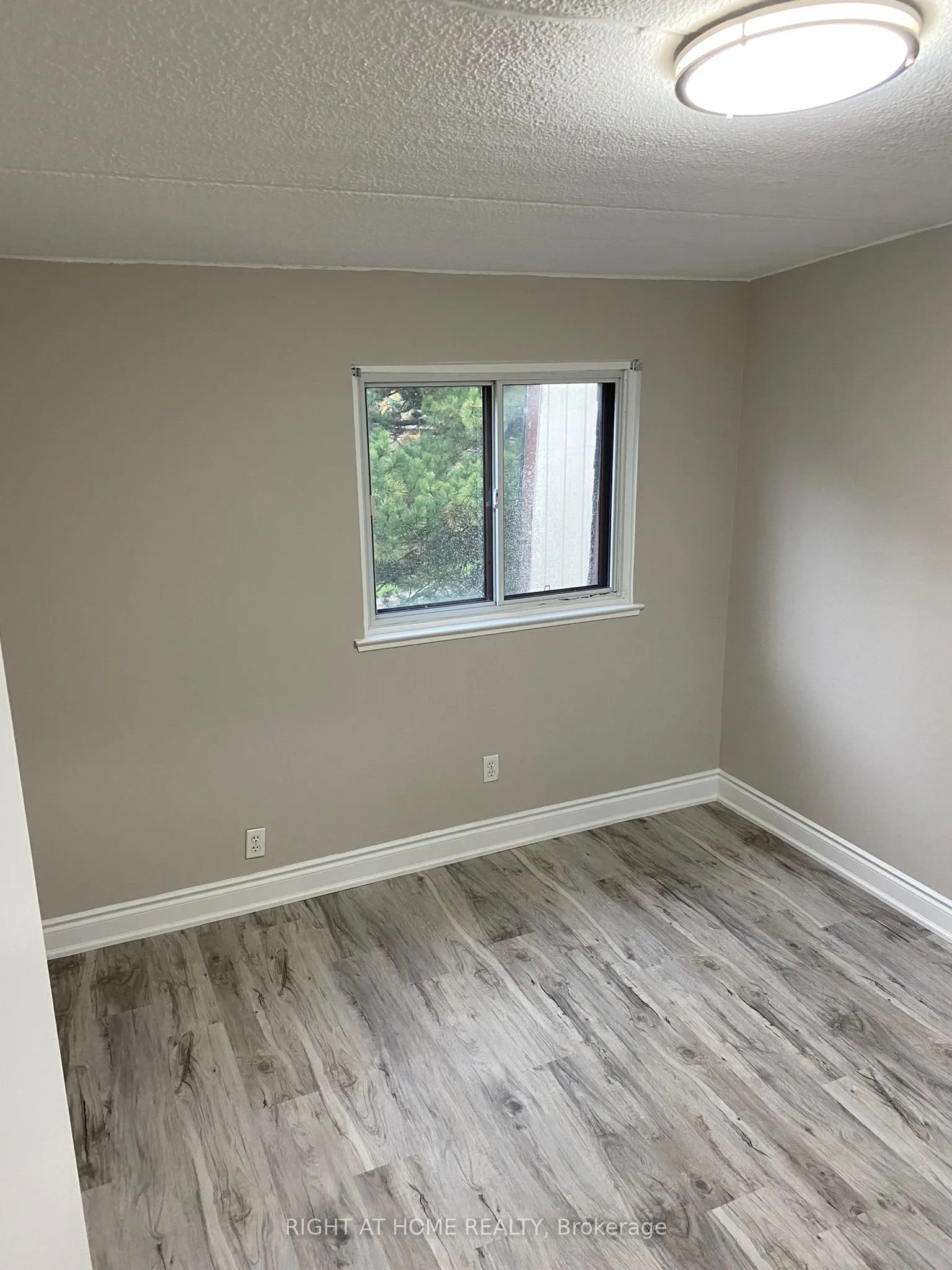 180 Mississauga Valley Boulevard, #4