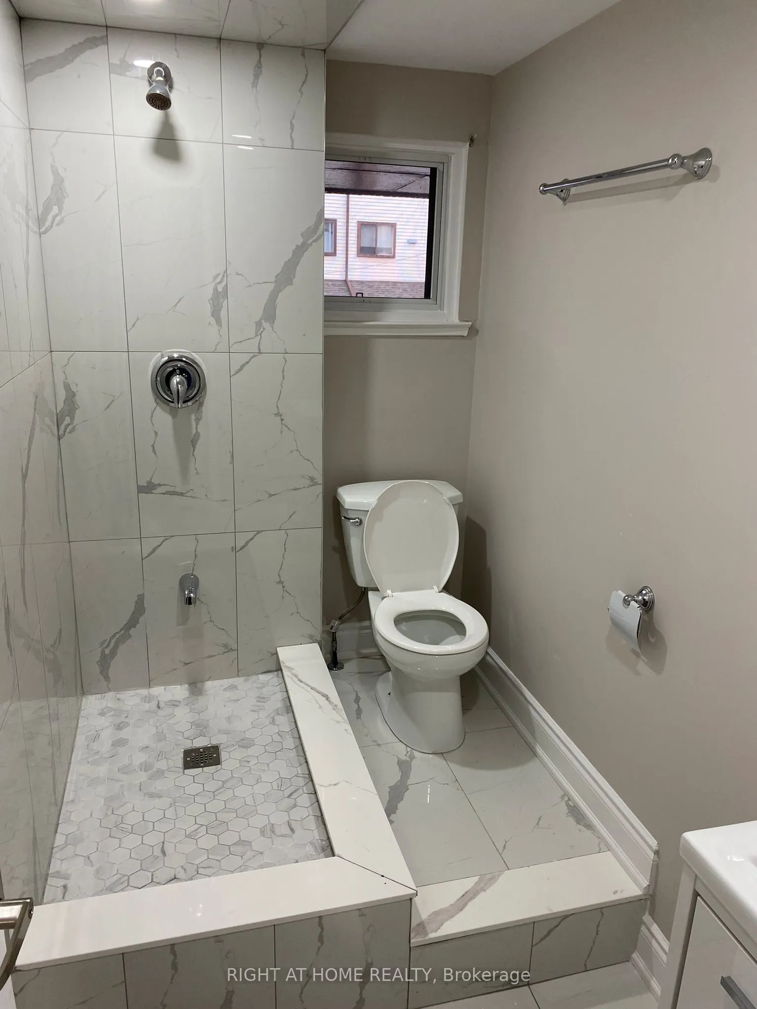 180 Mississauga Valley Boulevard, #4