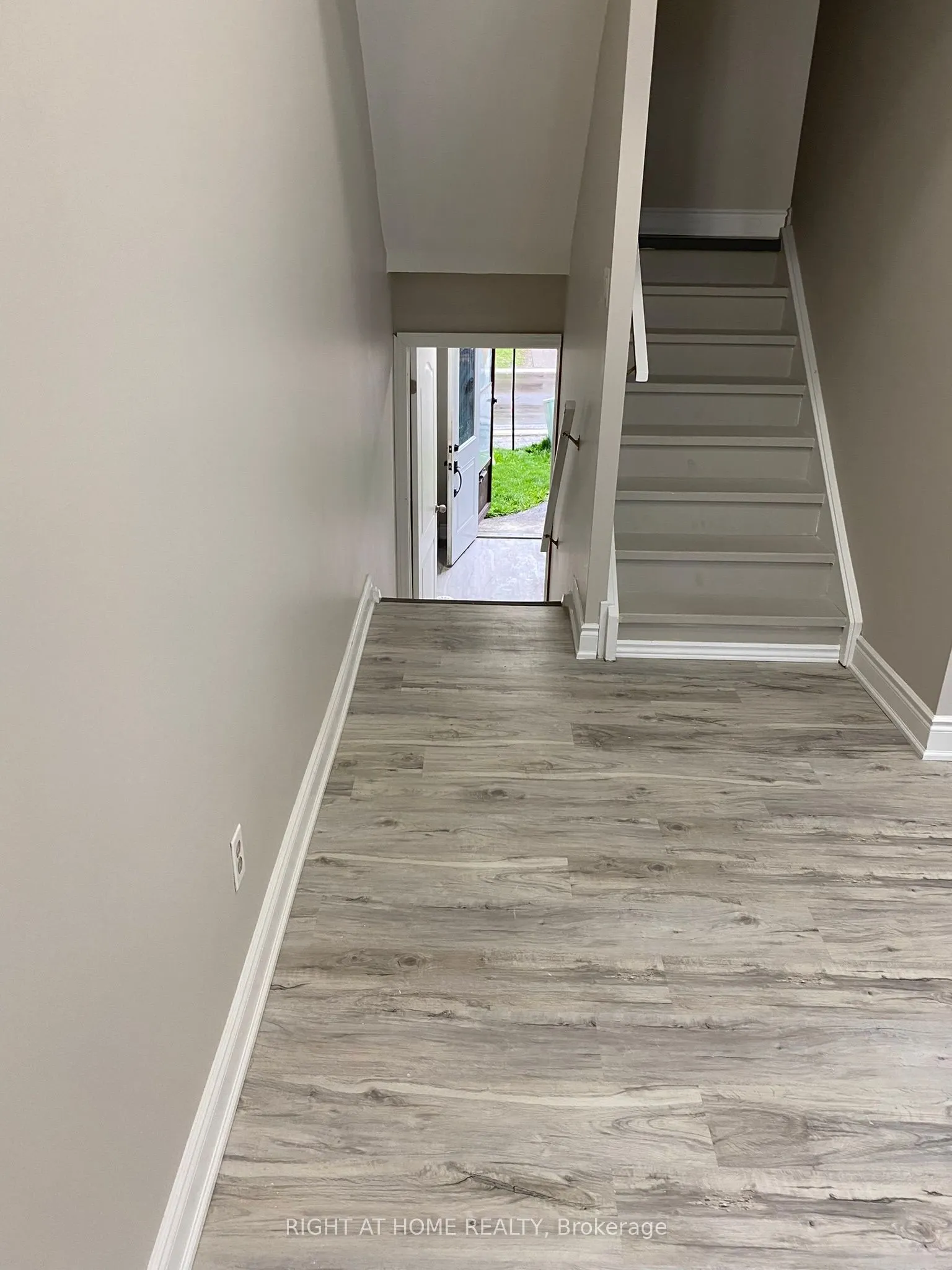 180 Mississauga Valley Boulevard, #4