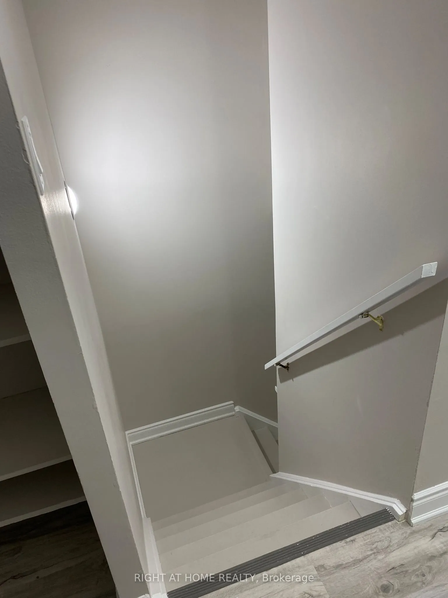 180 Mississauga Valley Boulevard, #4