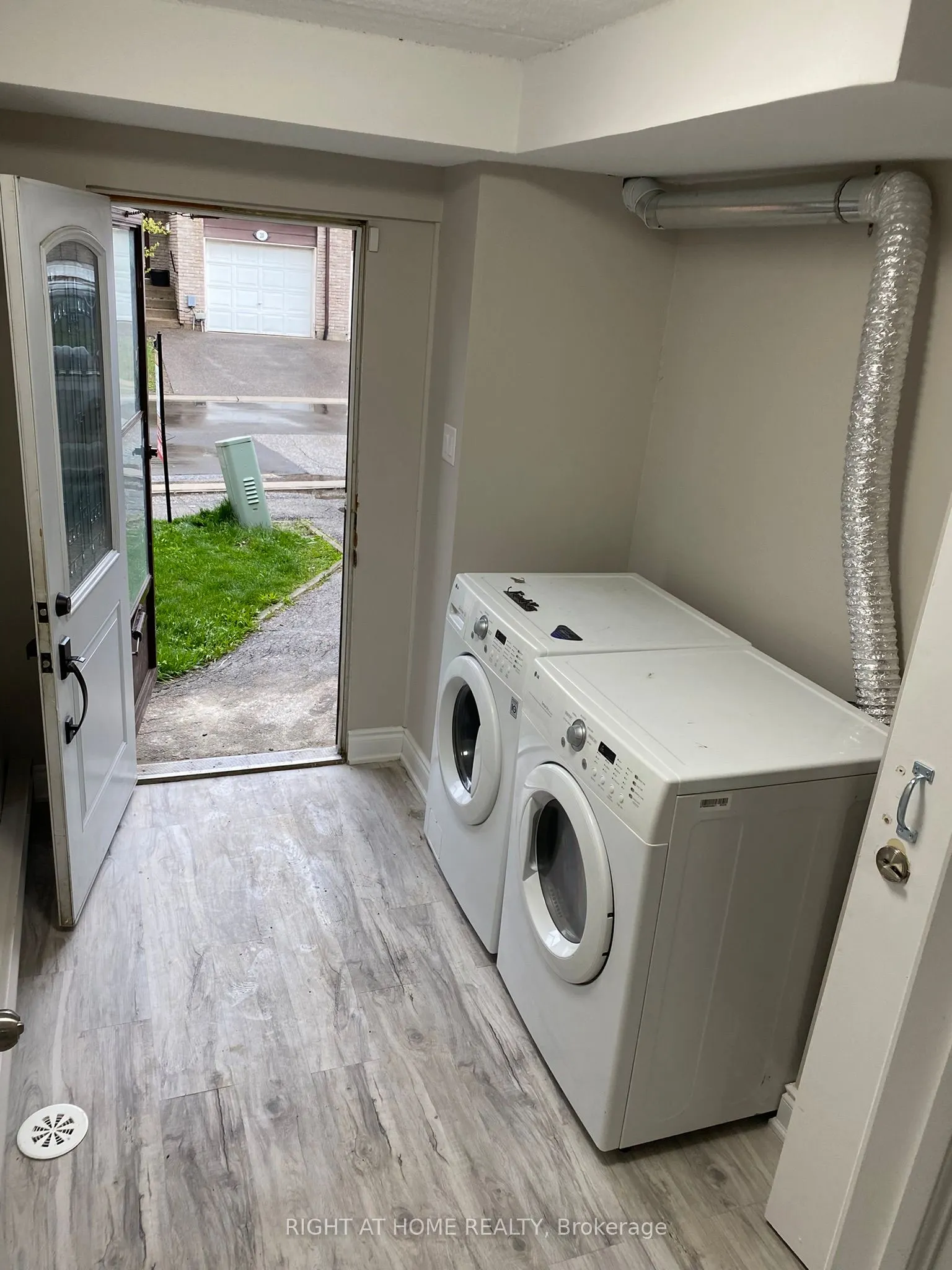 180 Mississauga Valley Boulevard, #4