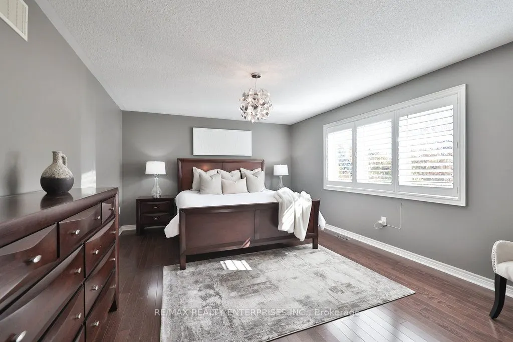 2151 Bingley Crescent