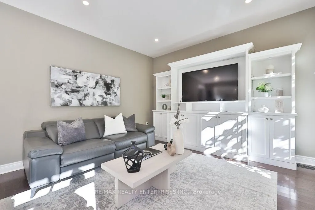 2151 Bingley Crescent
