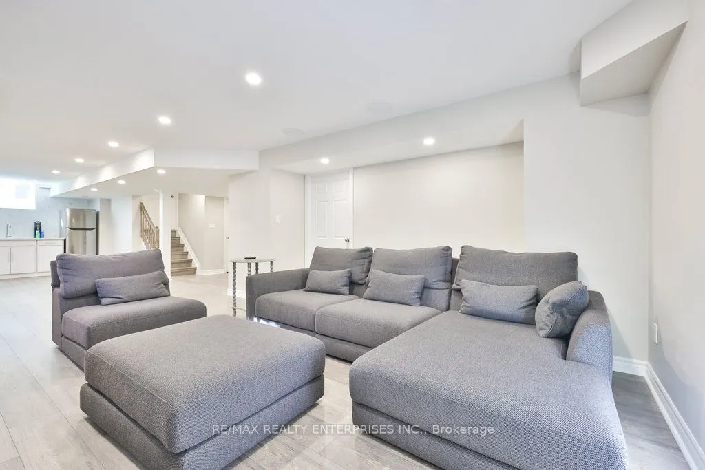 2151 Bingley Crescent