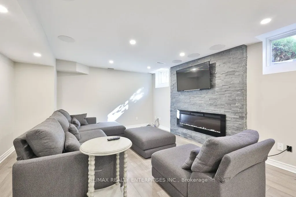 2151 Bingley Crescent