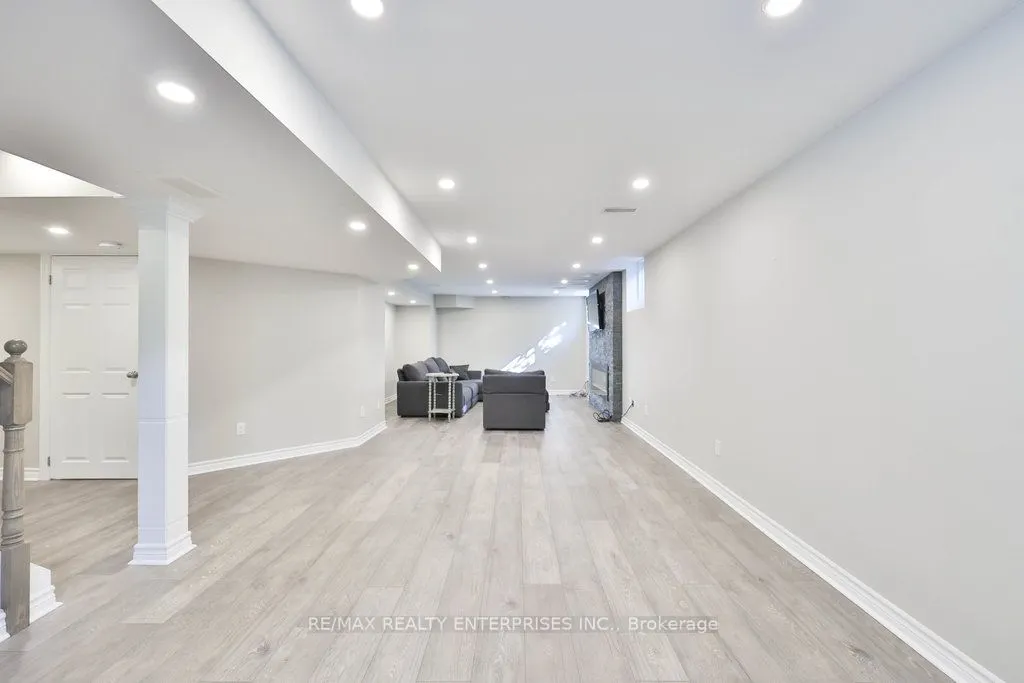 2151 Bingley Crescent