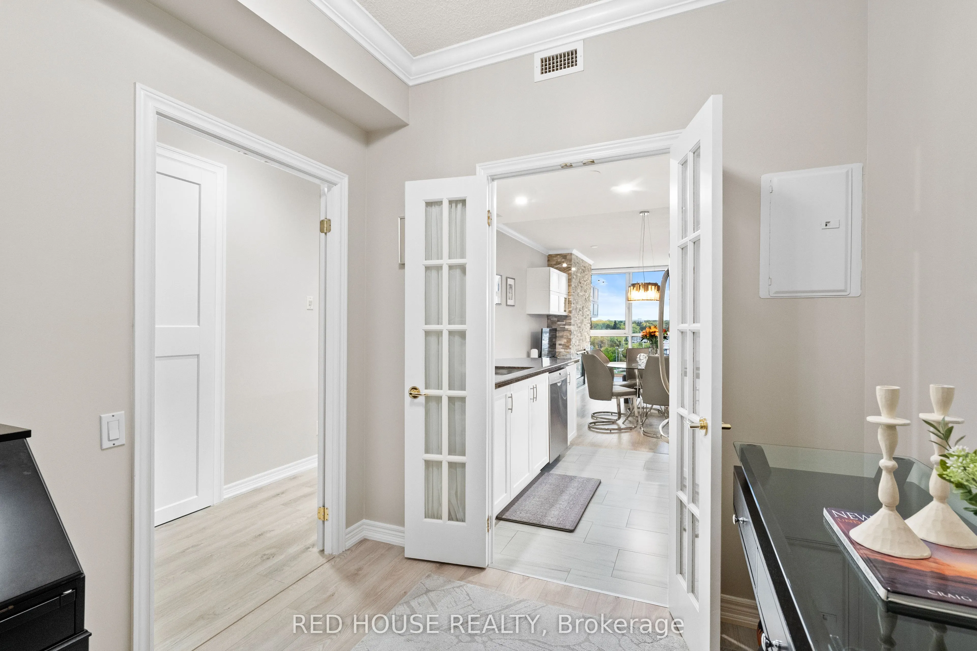 50 OLD MILL Road, #PH906