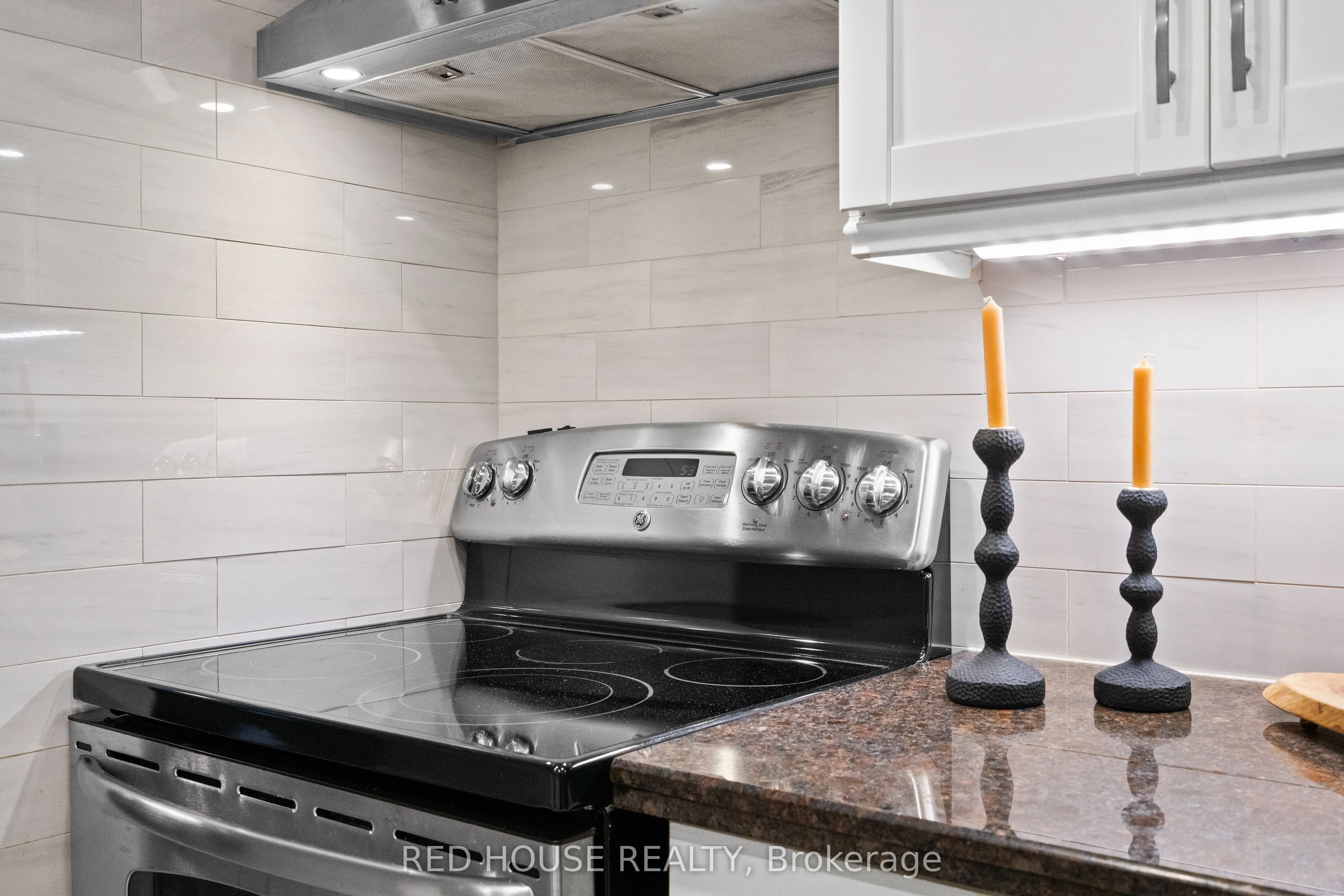 50 OLD MILL Road, #PH906