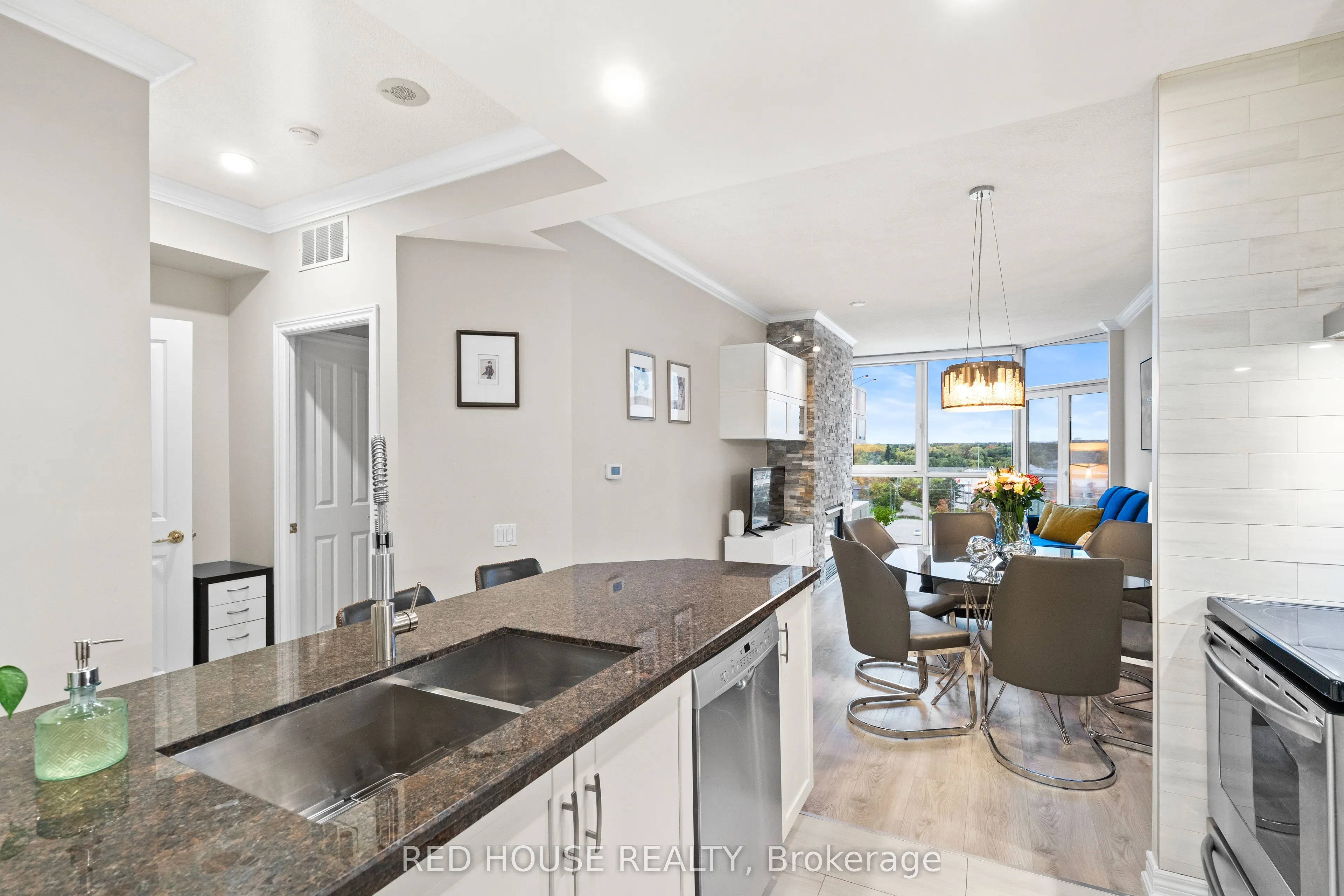 50 OLD MILL Road, #PH906
