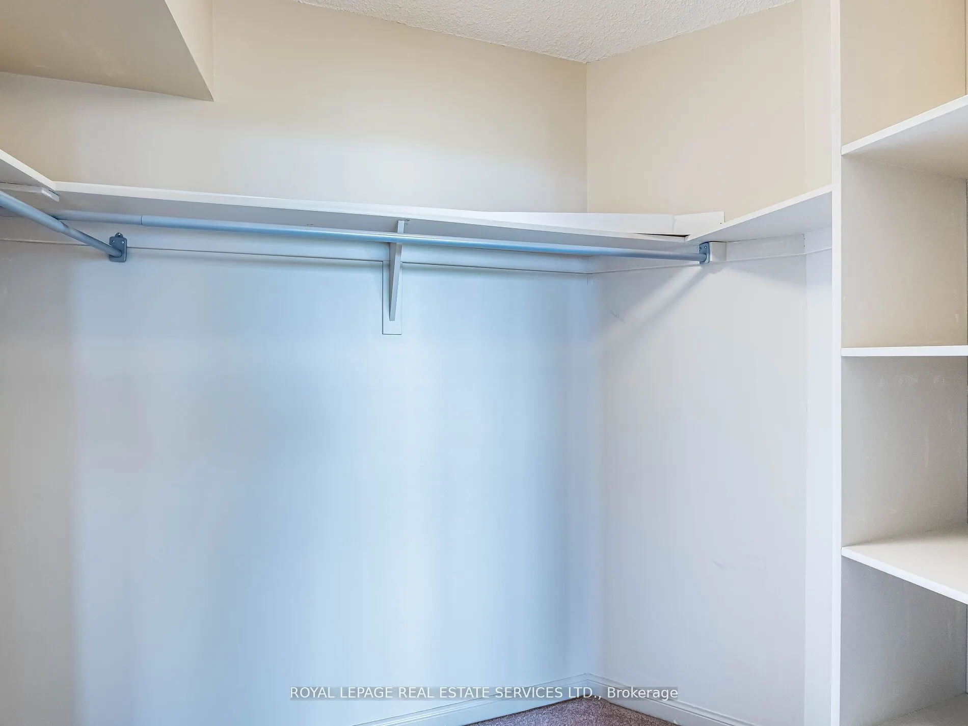 12 Laurelcrest Street, #908