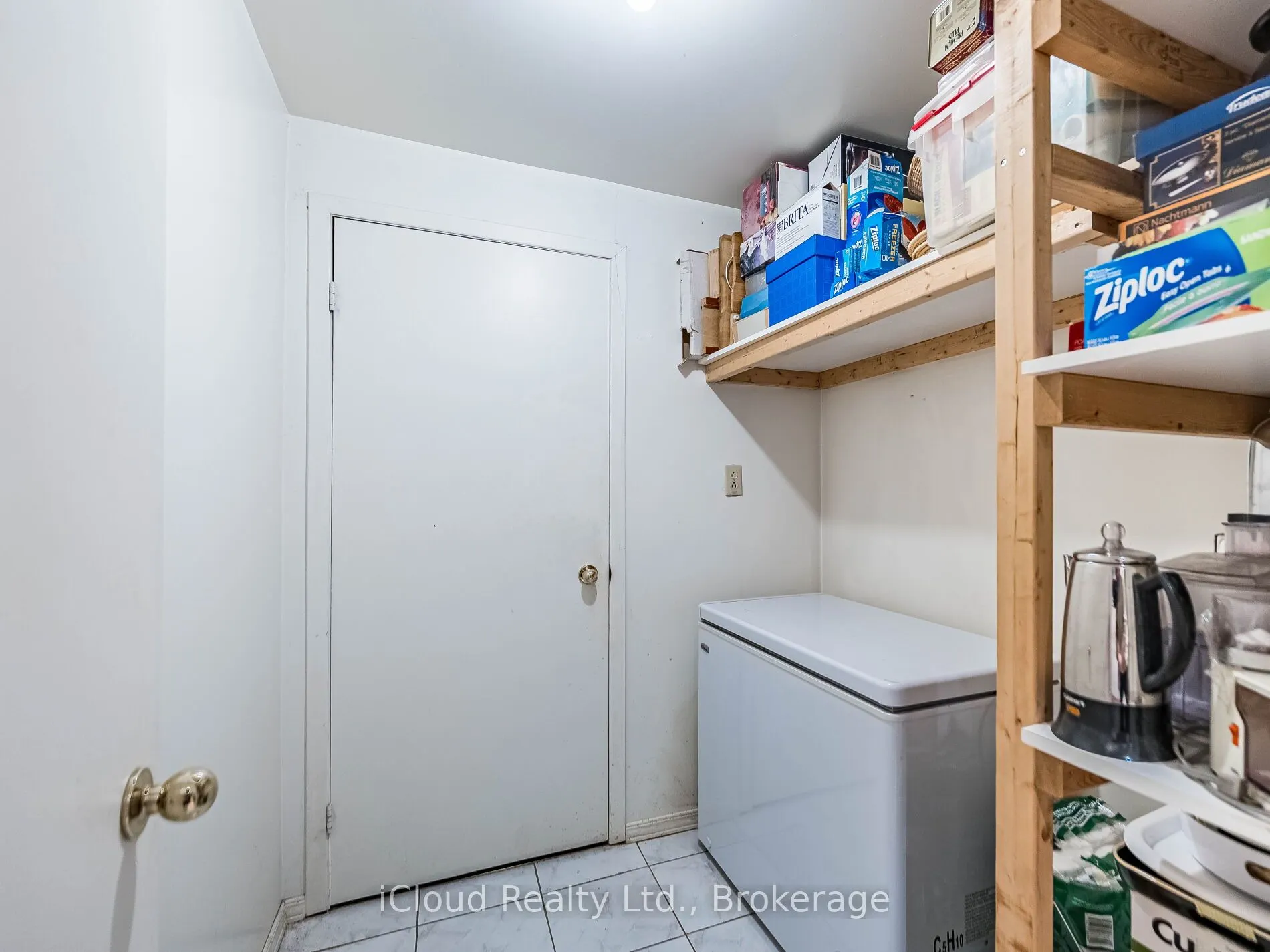 1529 Ballyclare Drive