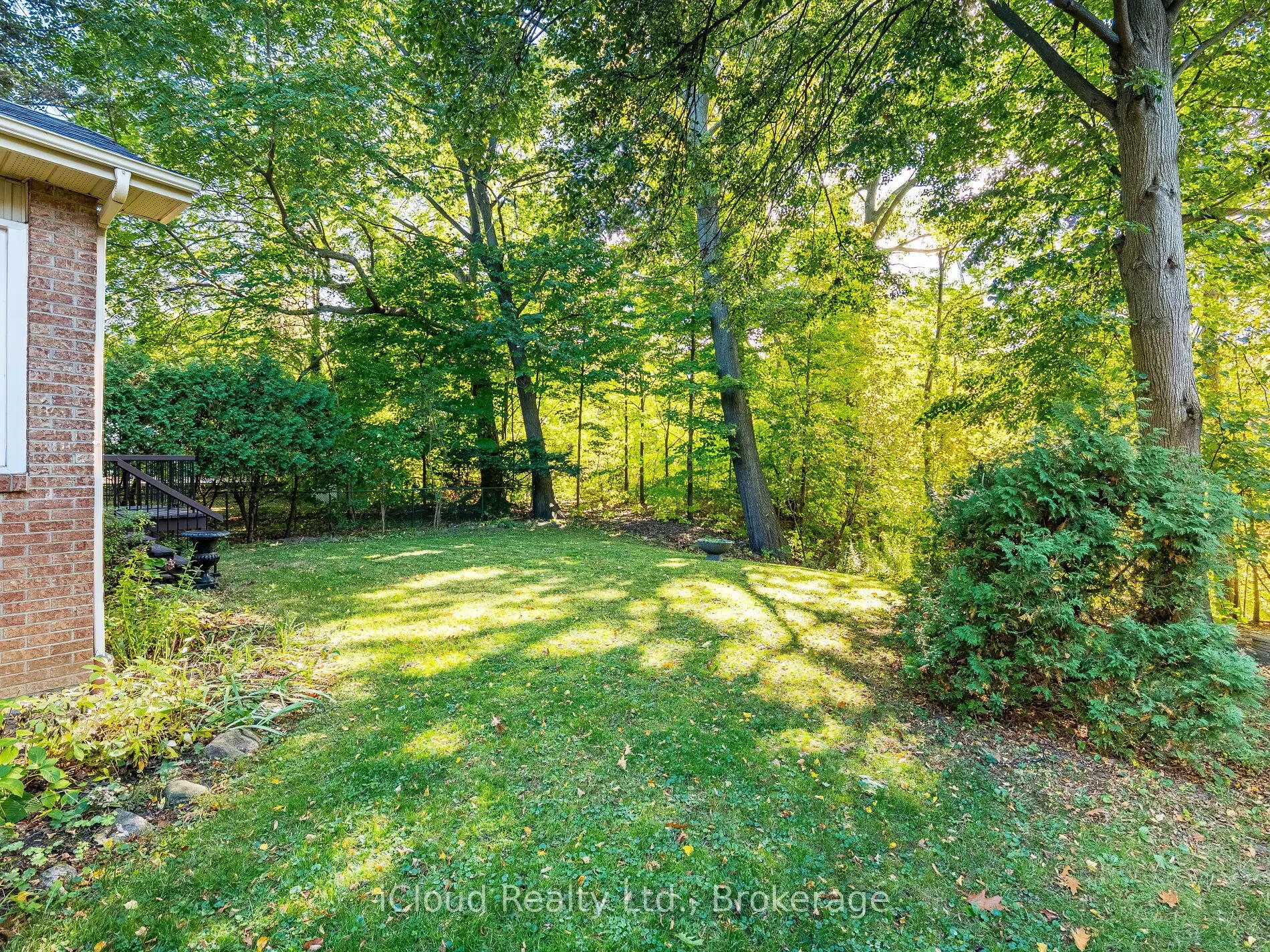 1529 Ballyclare Drive