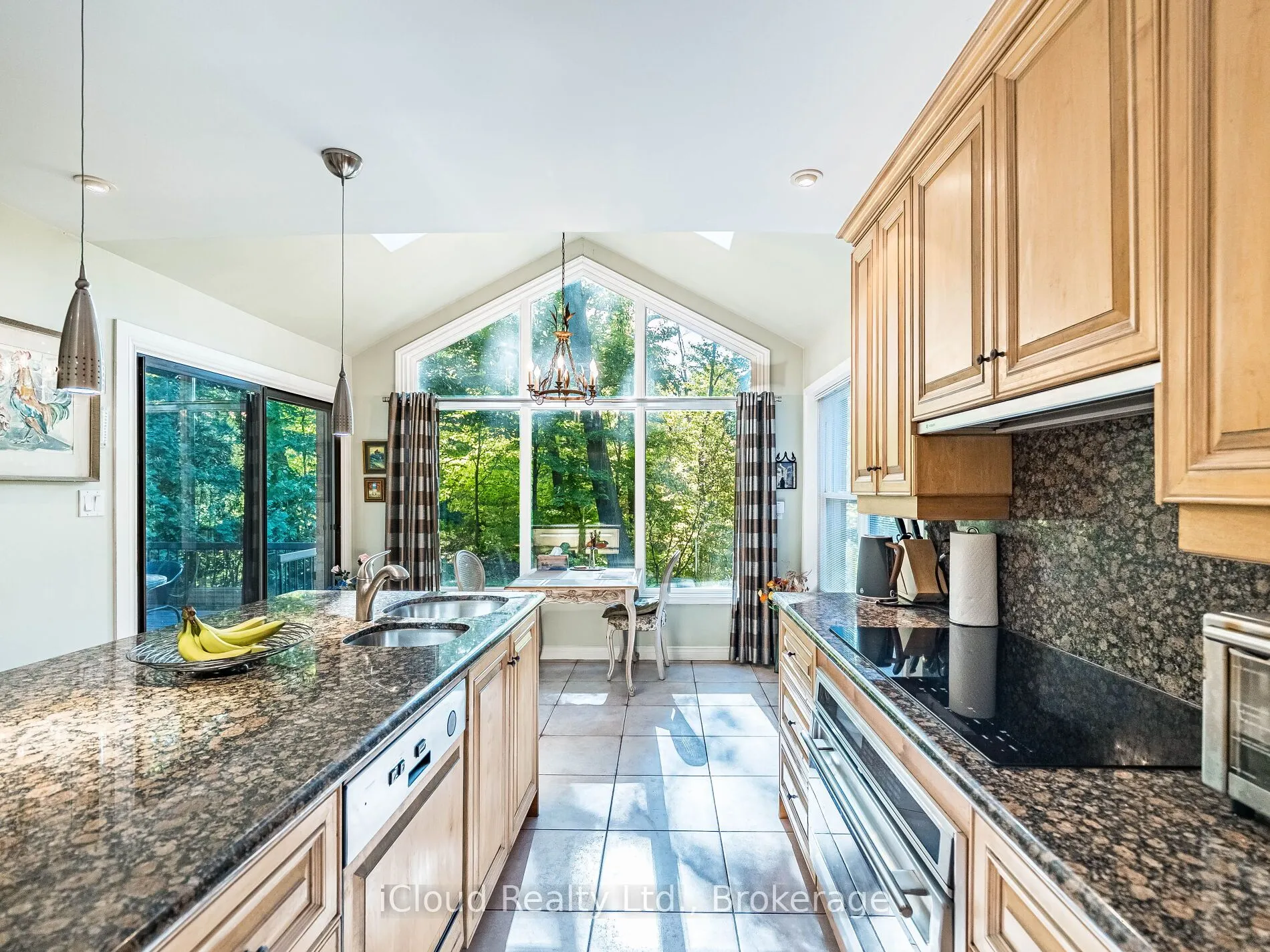 1529 Ballyclare Drive