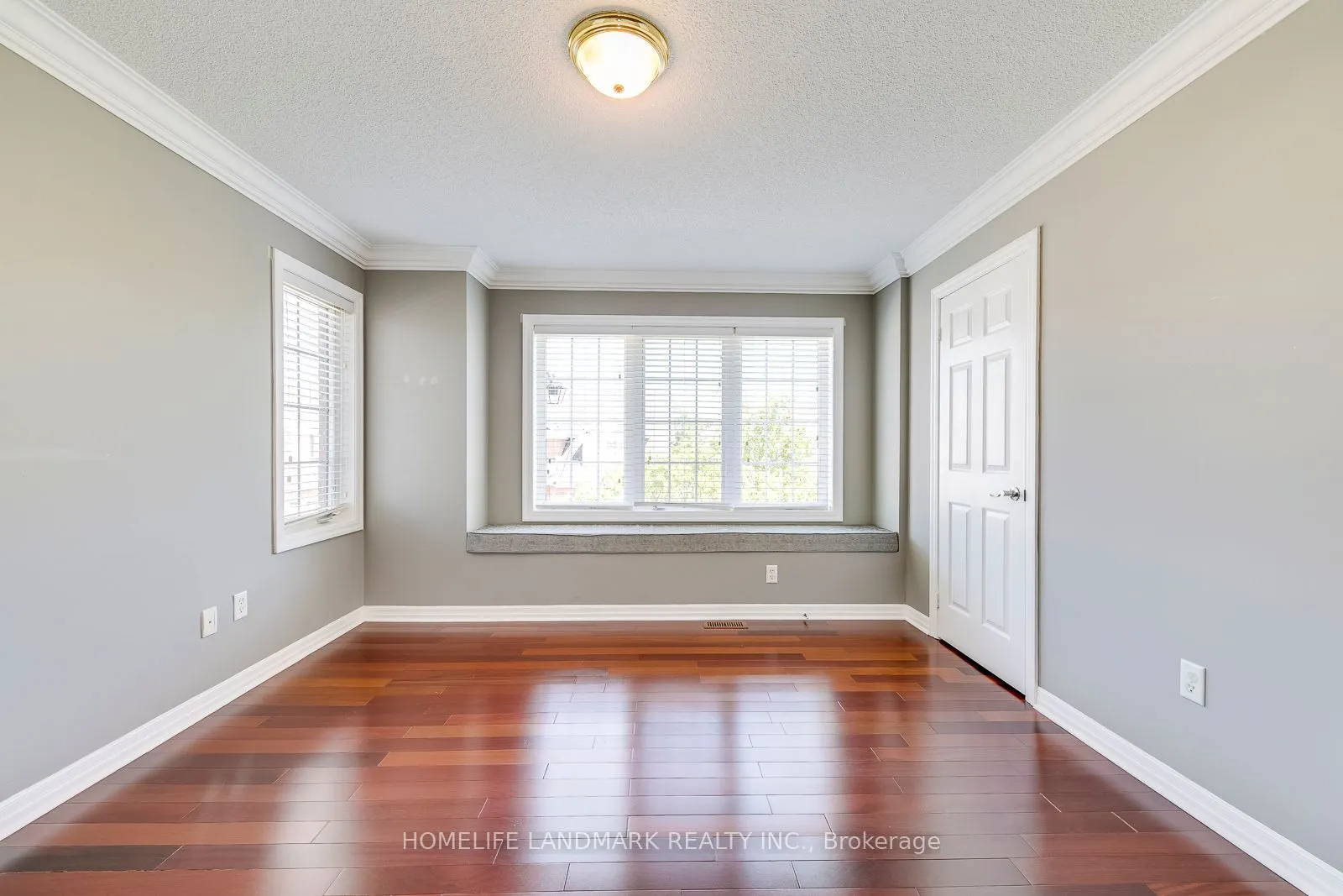 2196 HIGHCLIFFE Way