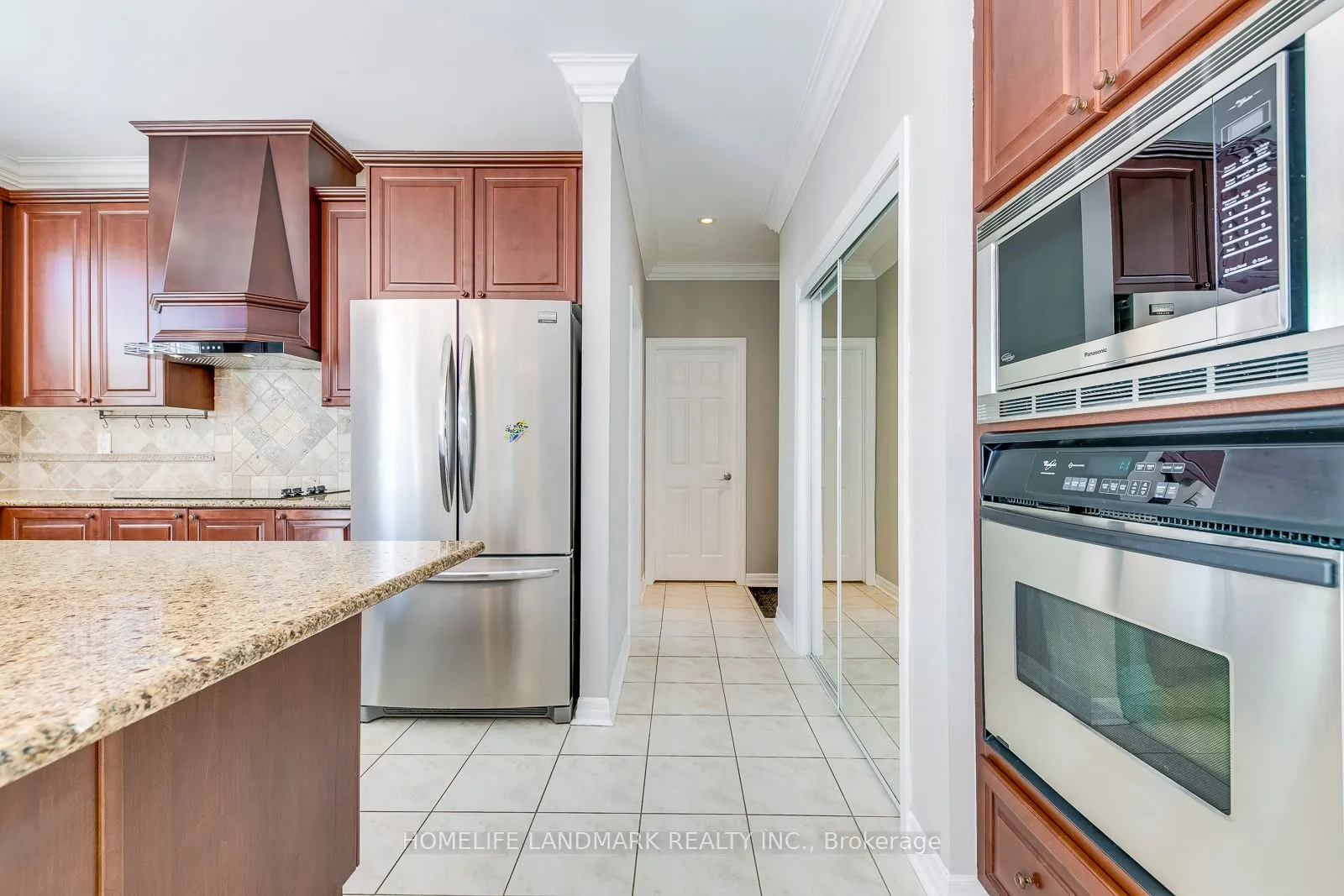 2196 HIGHCLIFFE Way