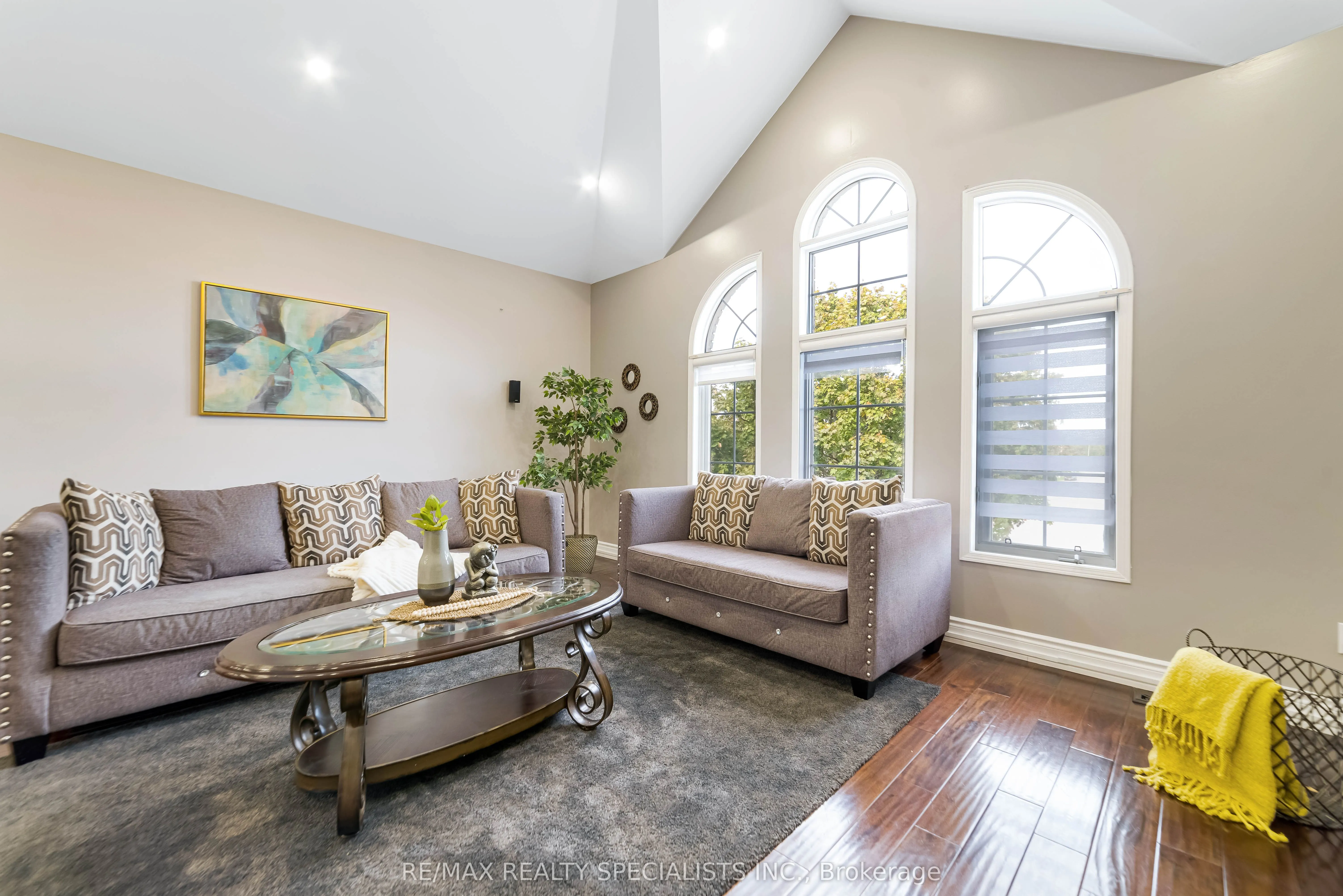 220 Cresthaven Road