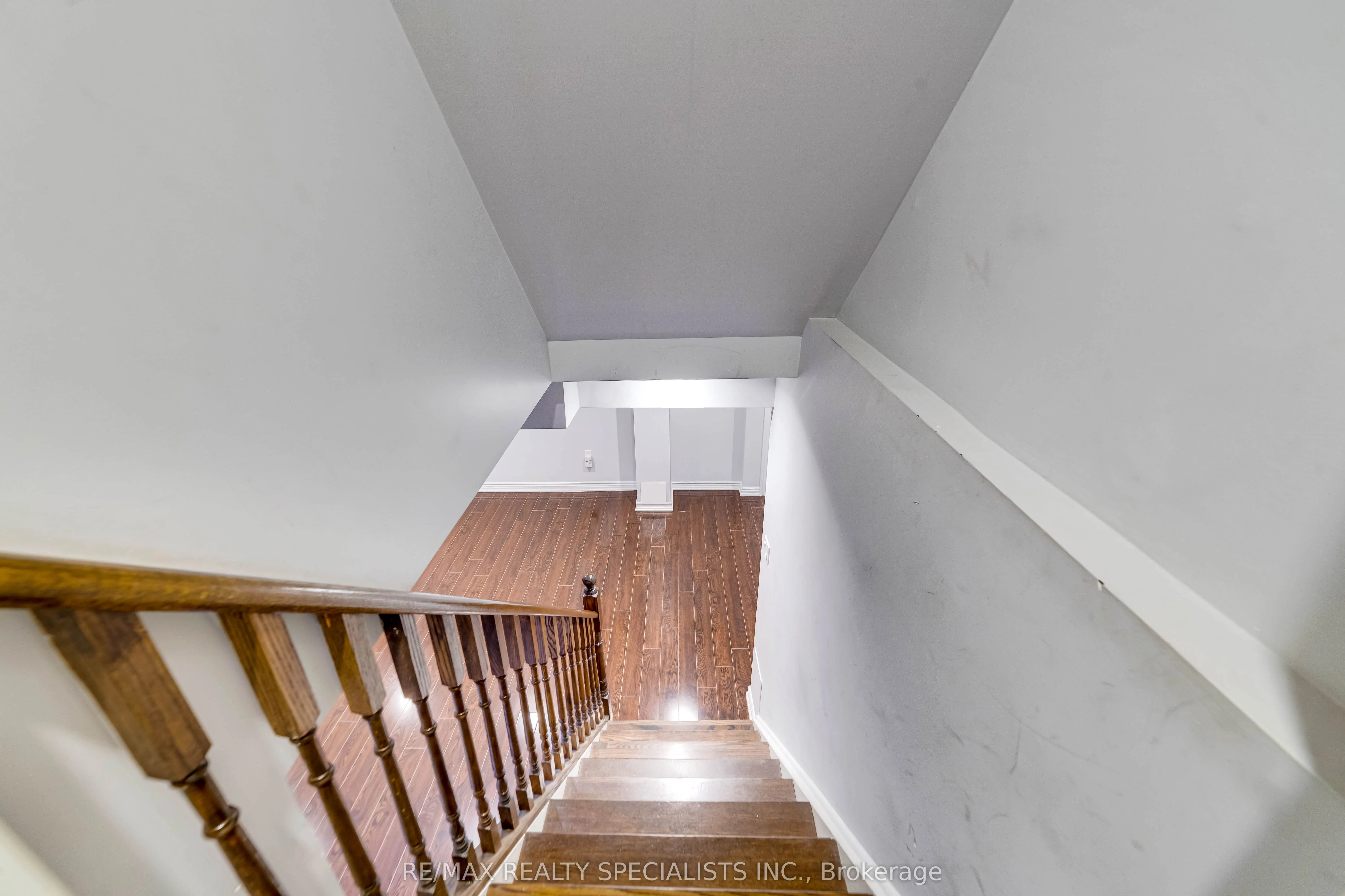 220 Cresthaven Road