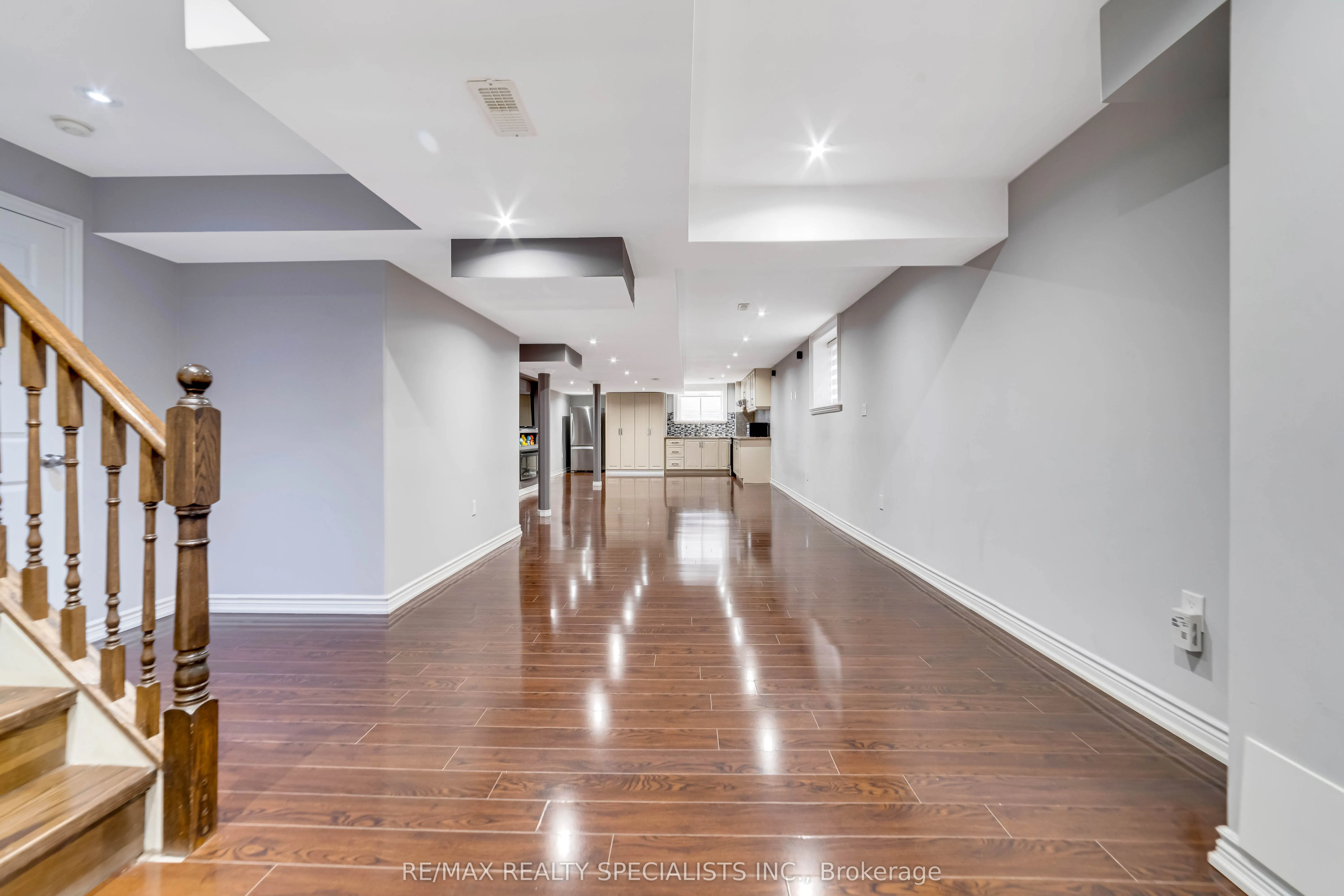 220 Cresthaven Road