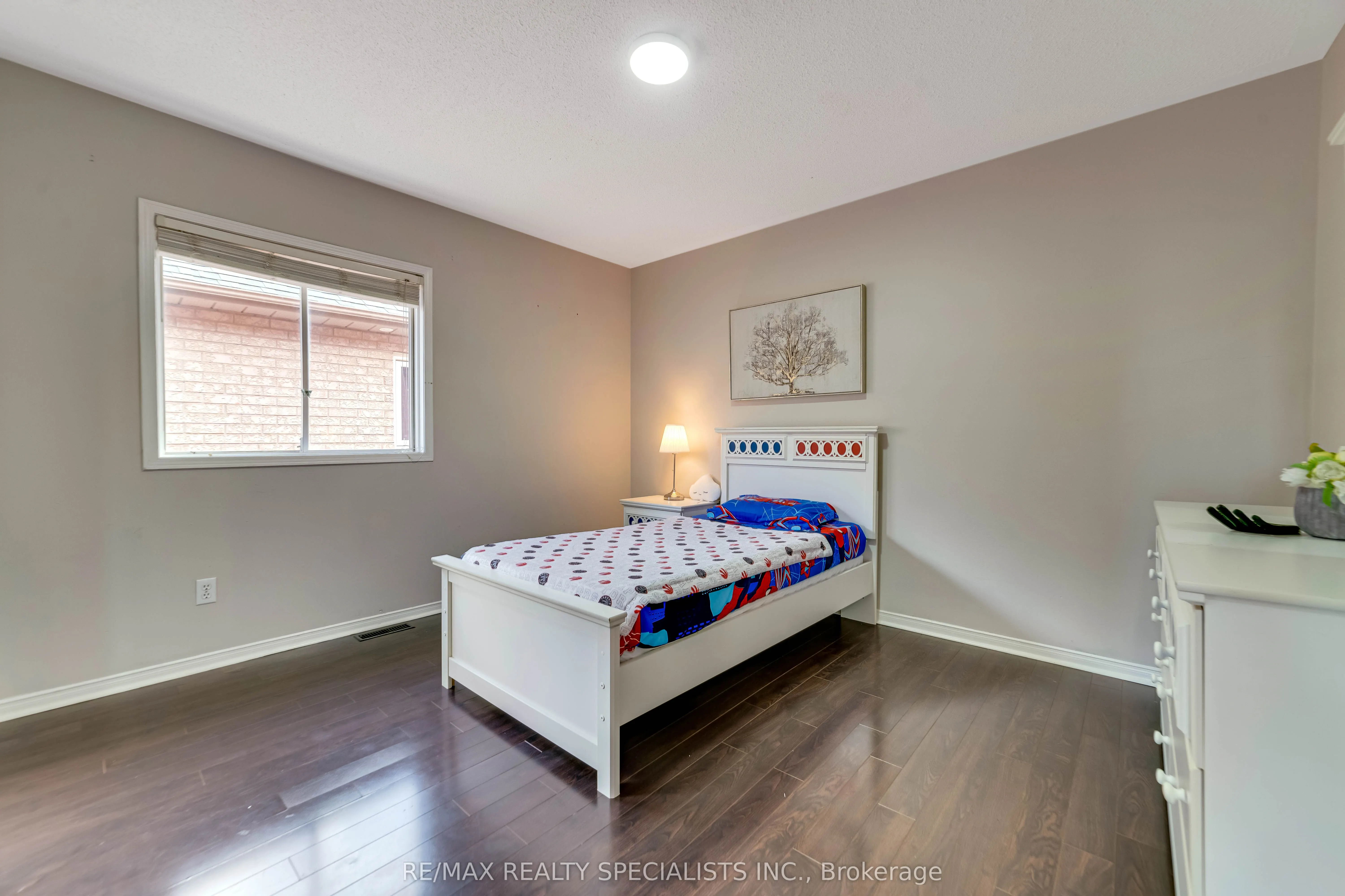 220 Cresthaven Road