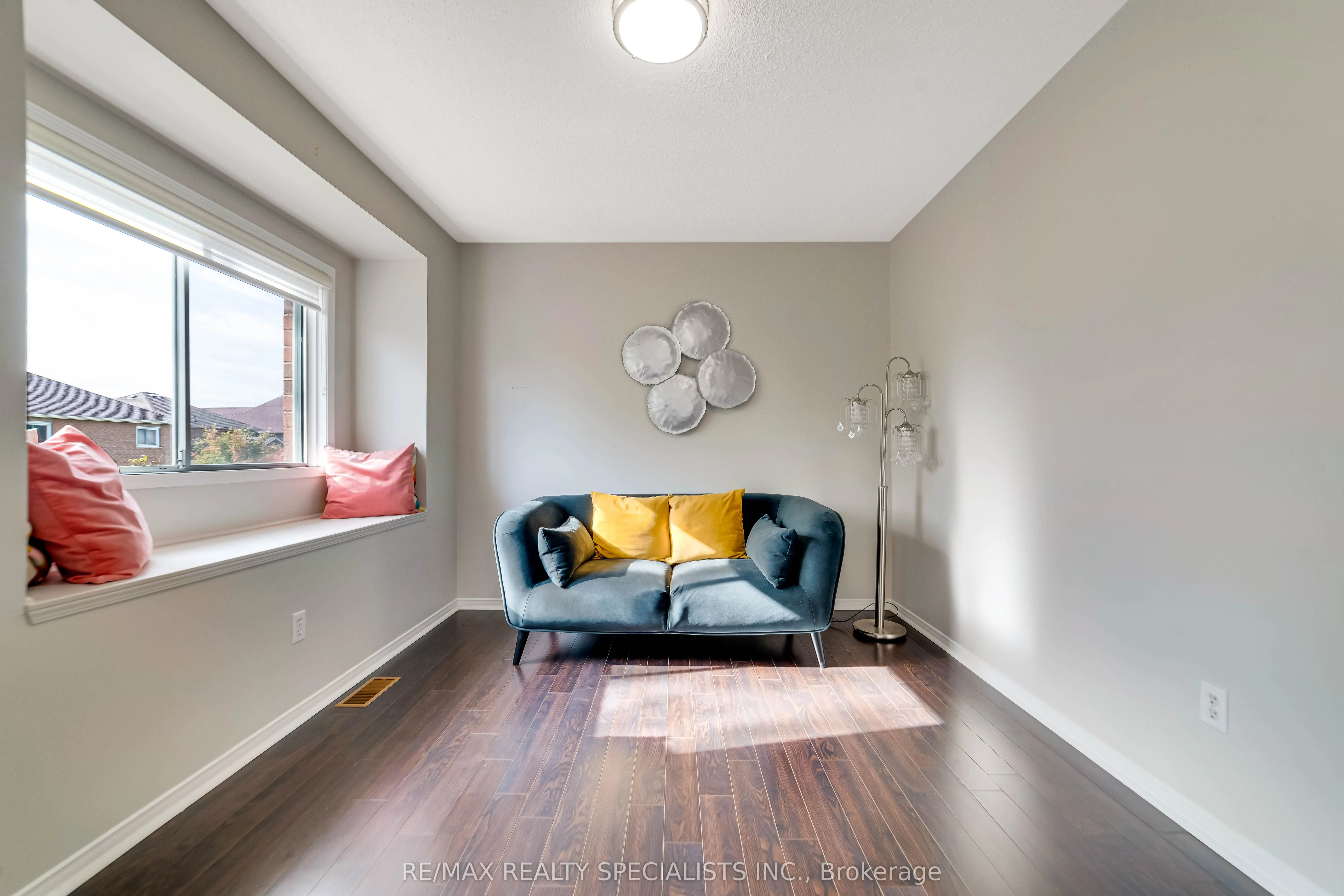 220 Cresthaven Road