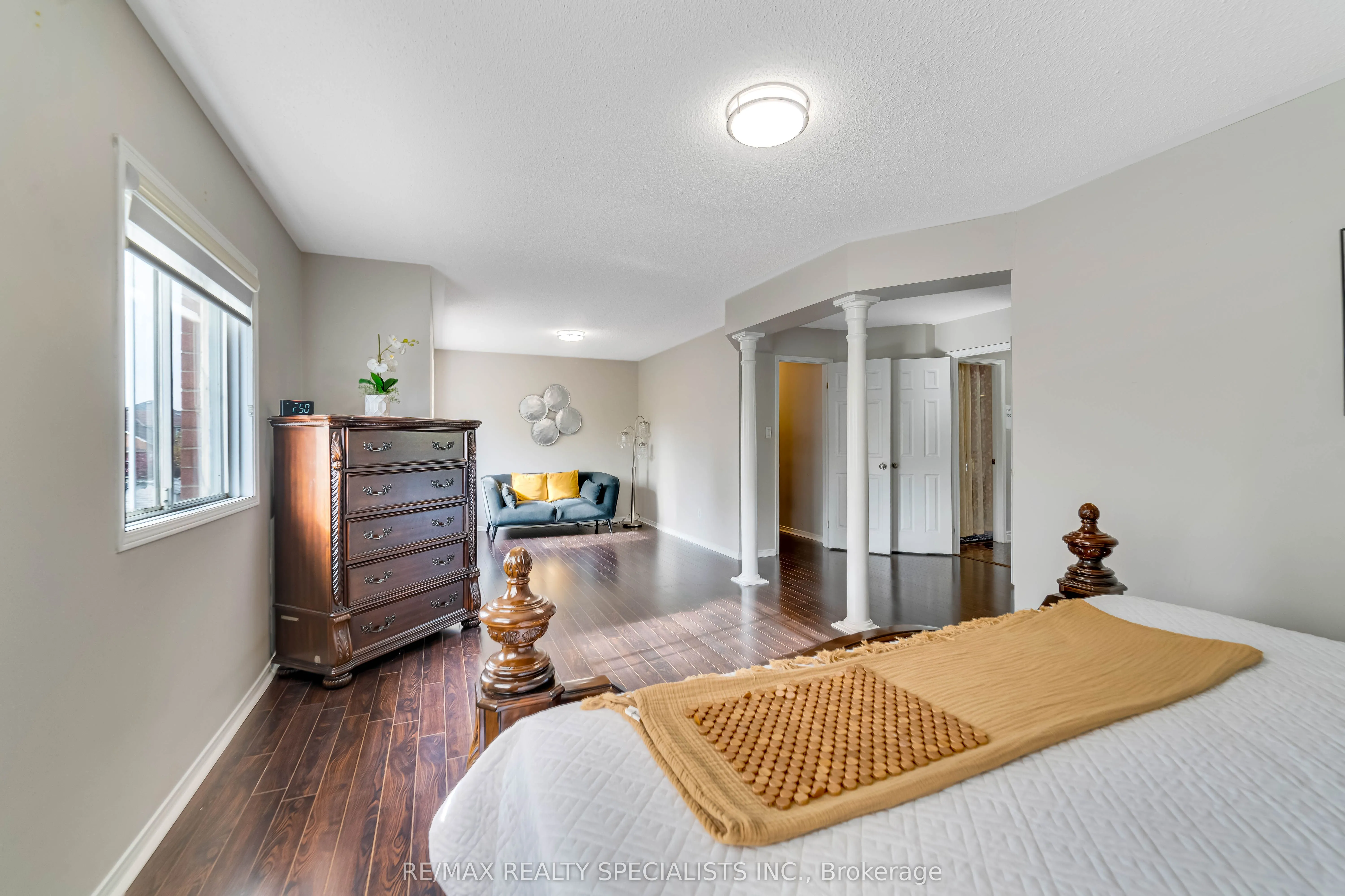 220 Cresthaven Road