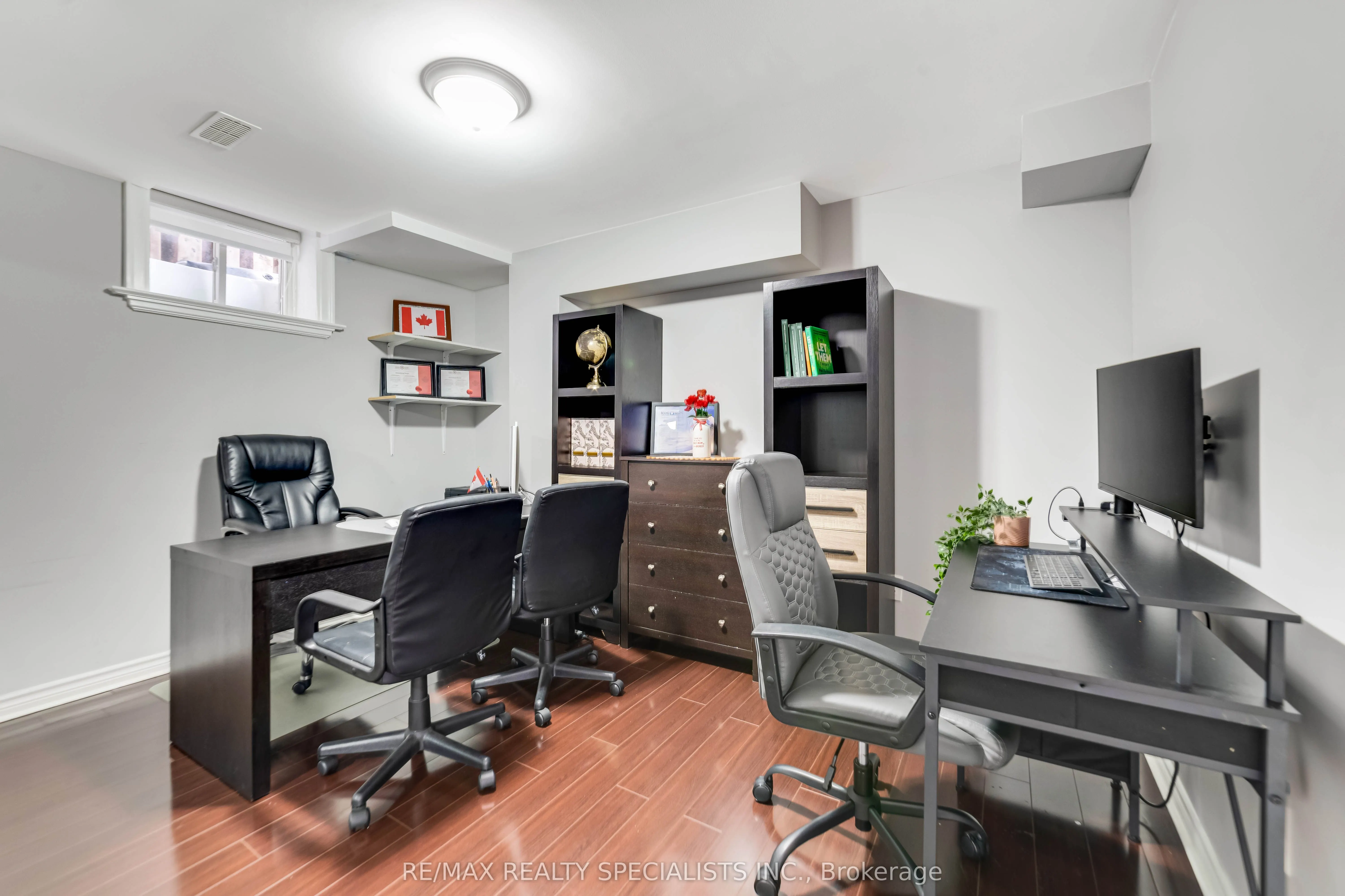 220 Cresthaven Road