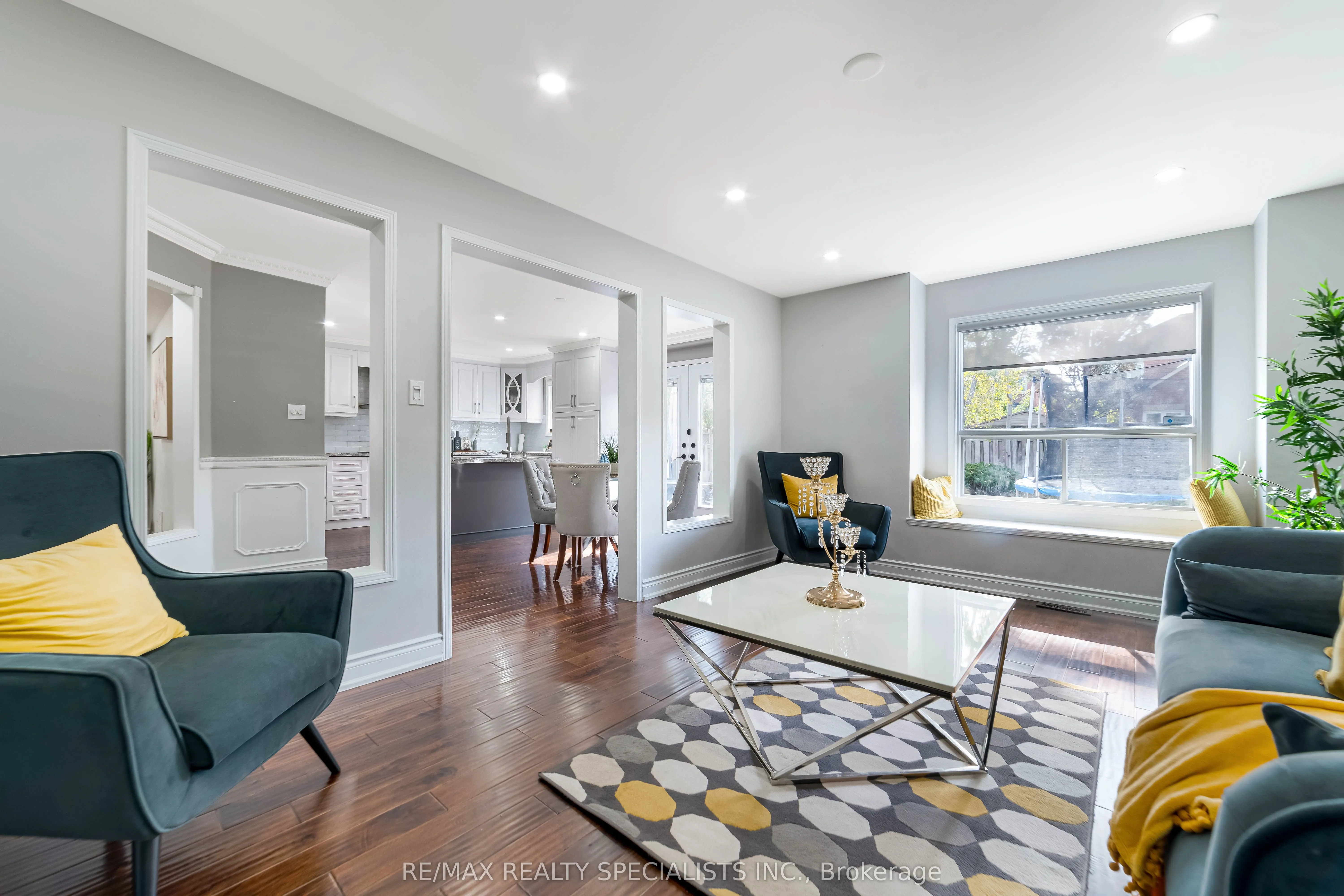 220 Cresthaven Road