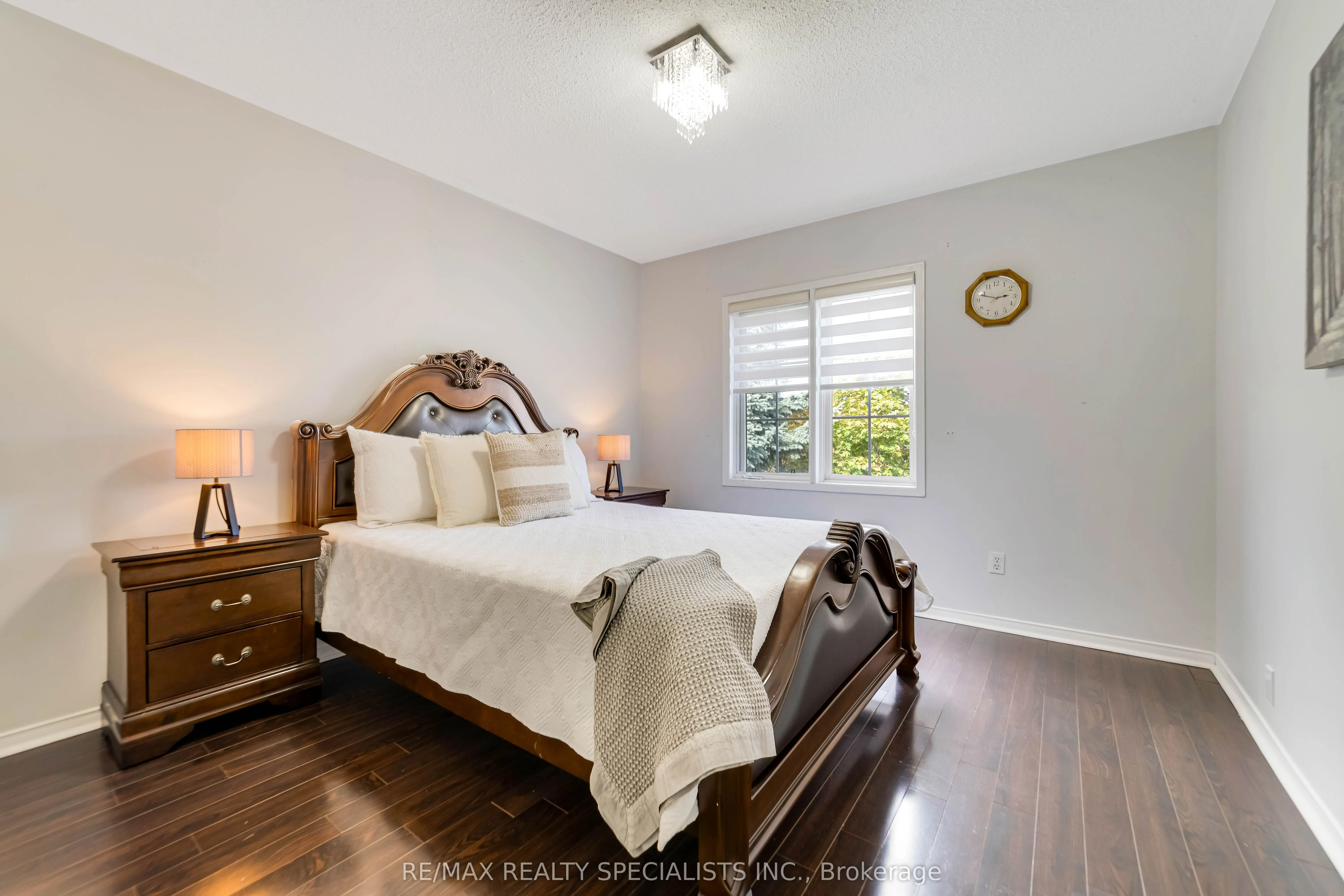 220 Cresthaven Road